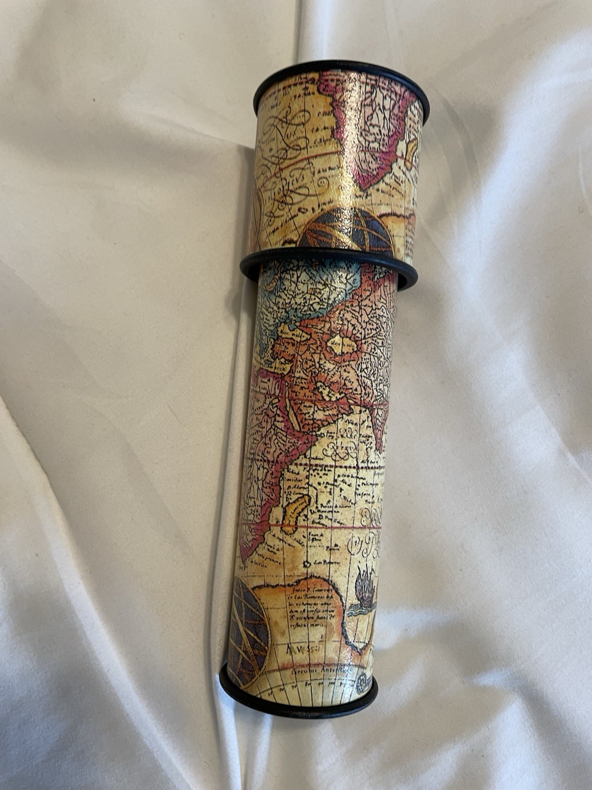 Kaleidoscope World Map Print EUC Educational