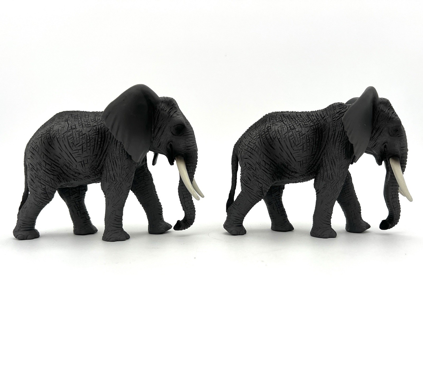 Set of 4 MOJO Wildlife African Elephant Figures Brown 2011 Gray 2015 Pre-owned