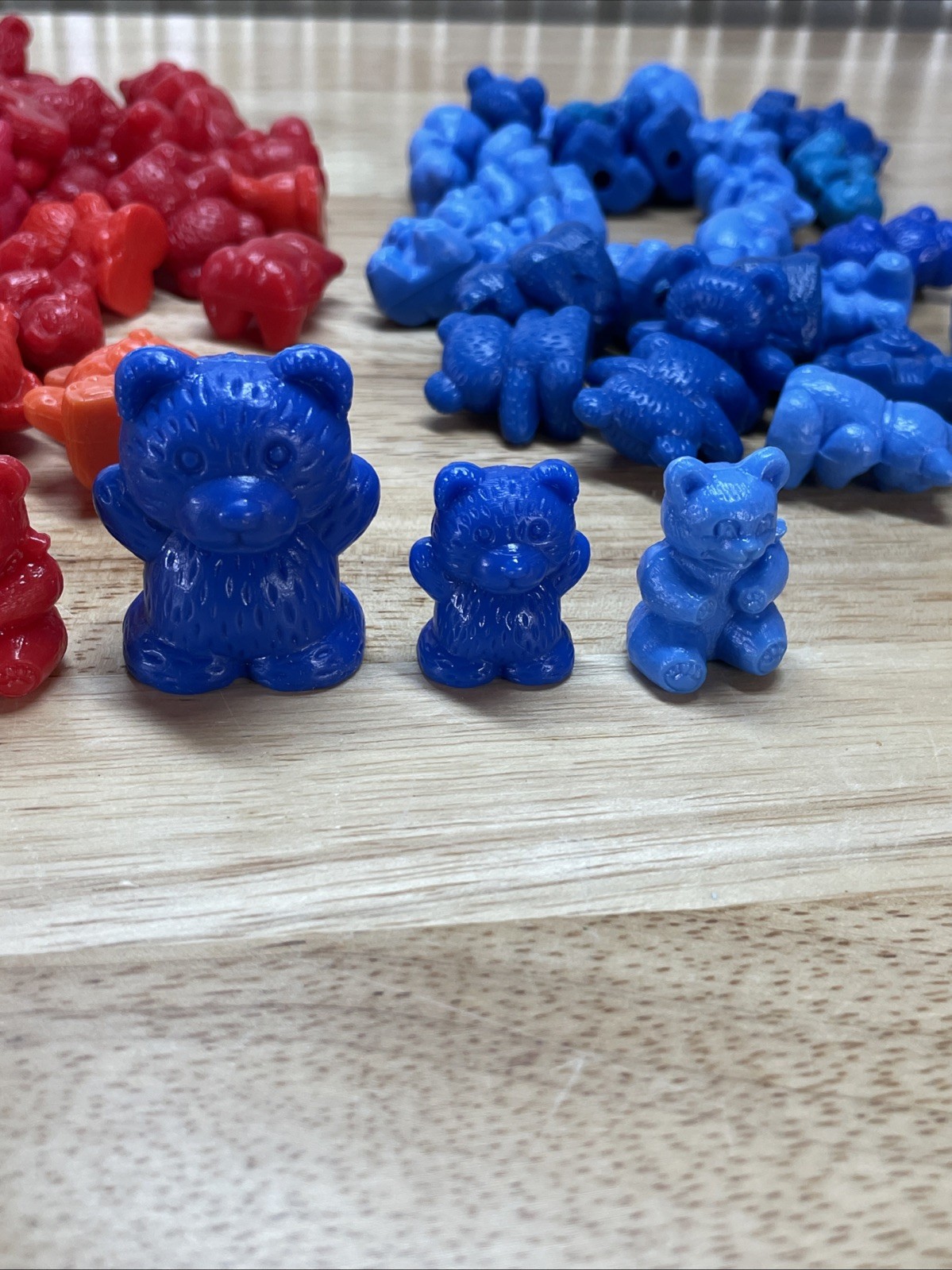 Vintage Plastic Teddy Bear Counters Red Yellow Blue Green Purple 139 Piece!