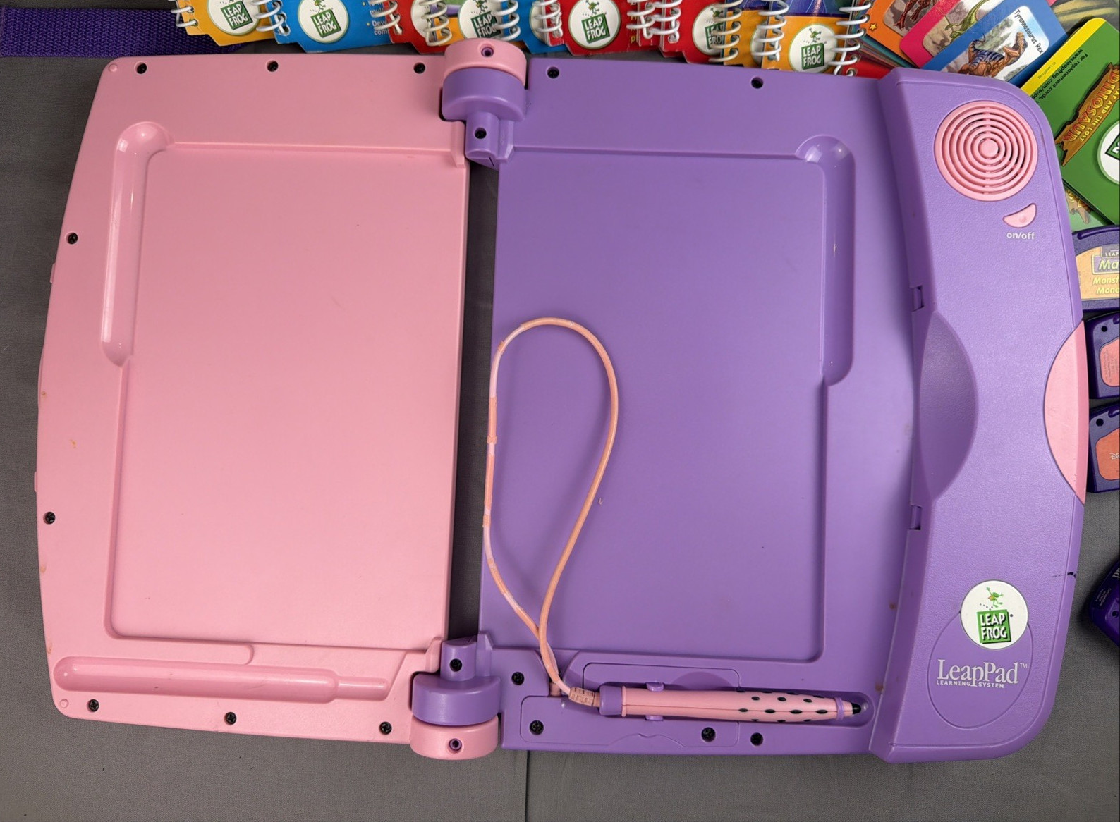 Vtg 2001 LeapFrog Leap Pad Learning System Console/Backpack/Books/Games *READ*
