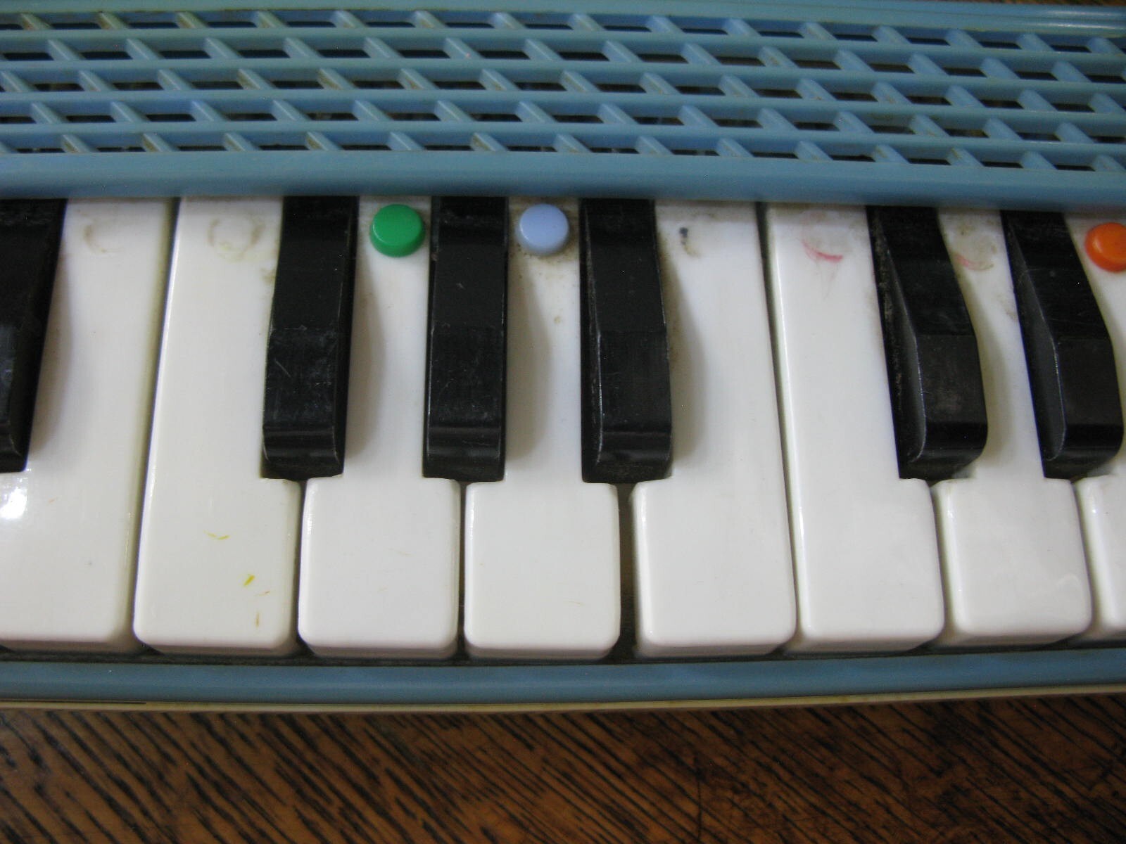Vintage Kids Hard Plastic Toy Musical Keyboard Organ Wind Instrument Italy