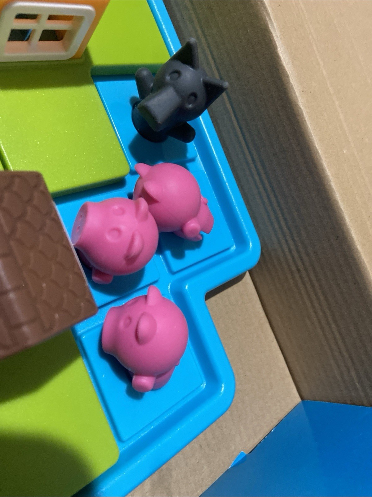Smart Games *Three Little Piggies* Board Game Plus Picture Book! 48 Challenge