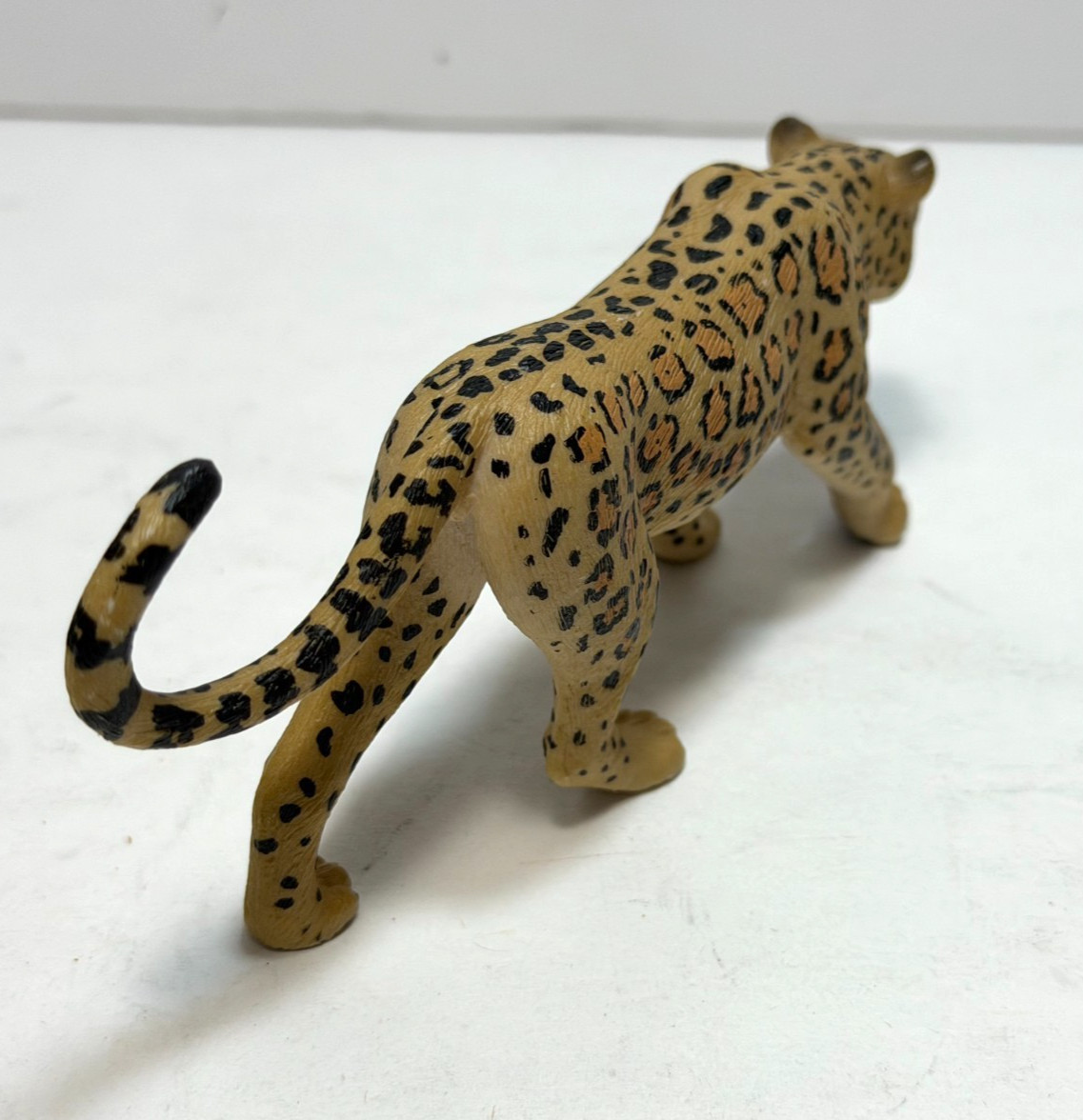 Mojo 2010 Spotted Leopard Figure Toy