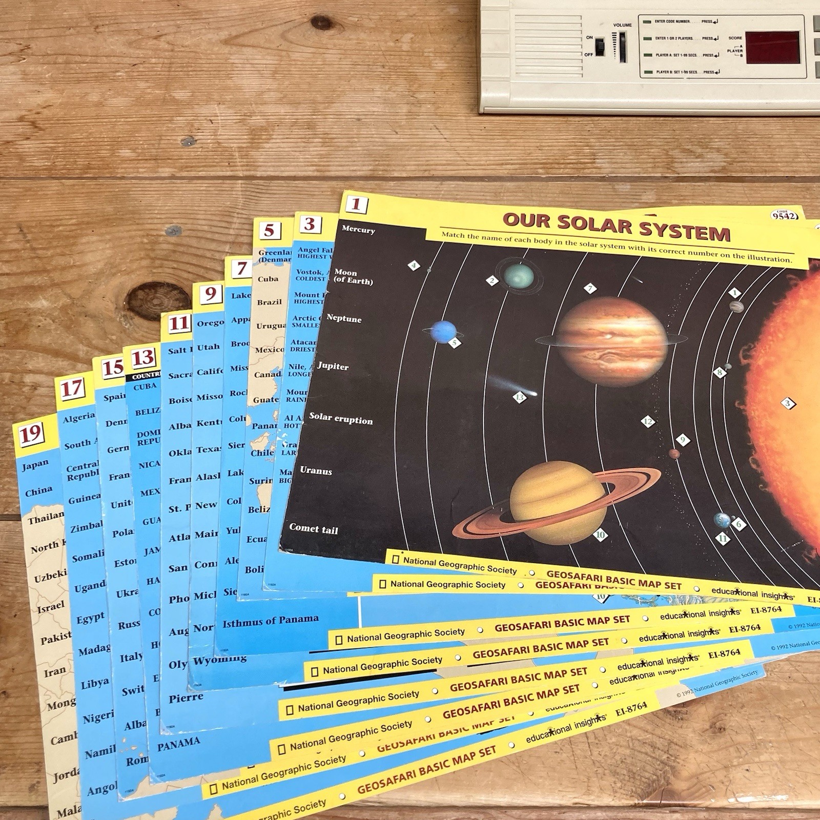 GeoSafari Electronic Learning Game EI-8800 ~ WORKS ~ 2 Card Sets ~ Basic Spanish