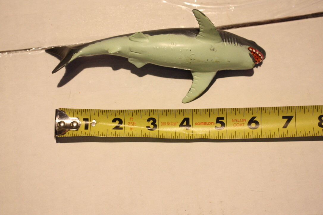 1995 PV Play Visions – Great White Shark – Animal Figure – 1996