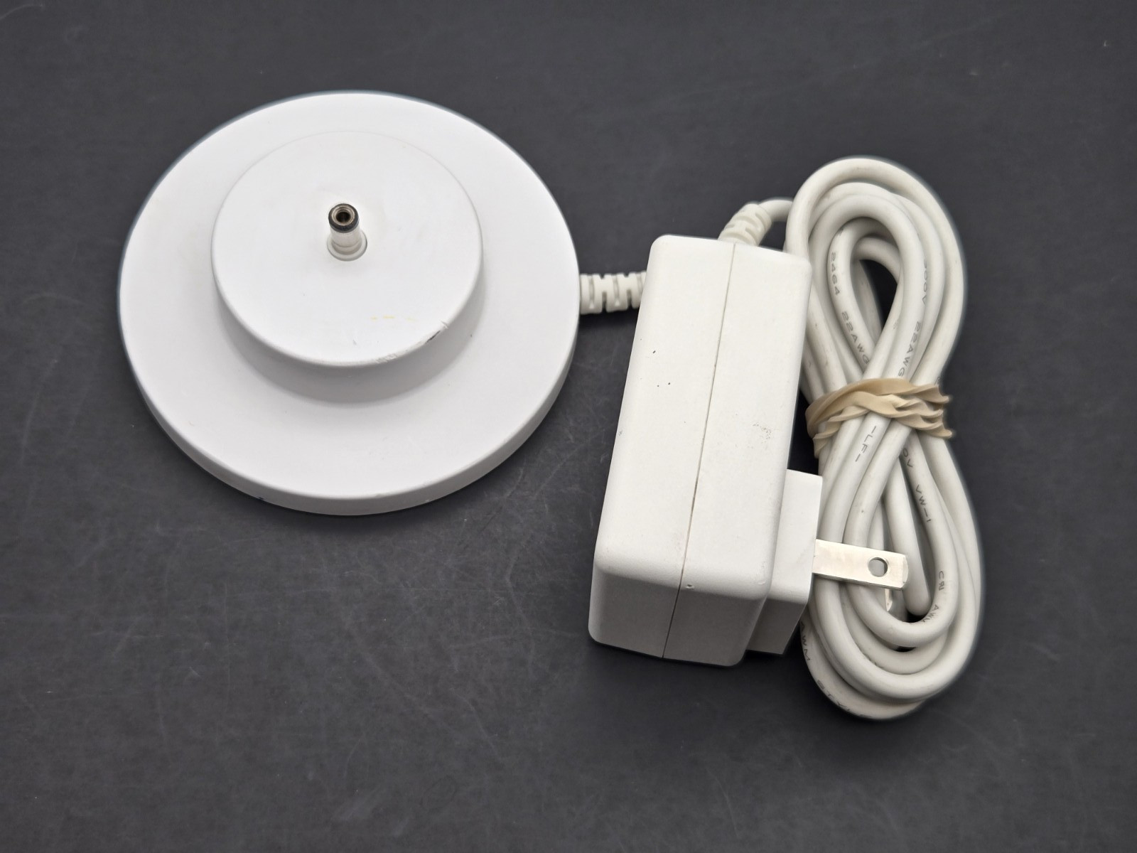 Tonies Toniebox Charger Output: 9.0V ~ 1.5A input: 120V-60Hz (DYS819-090150W-1)