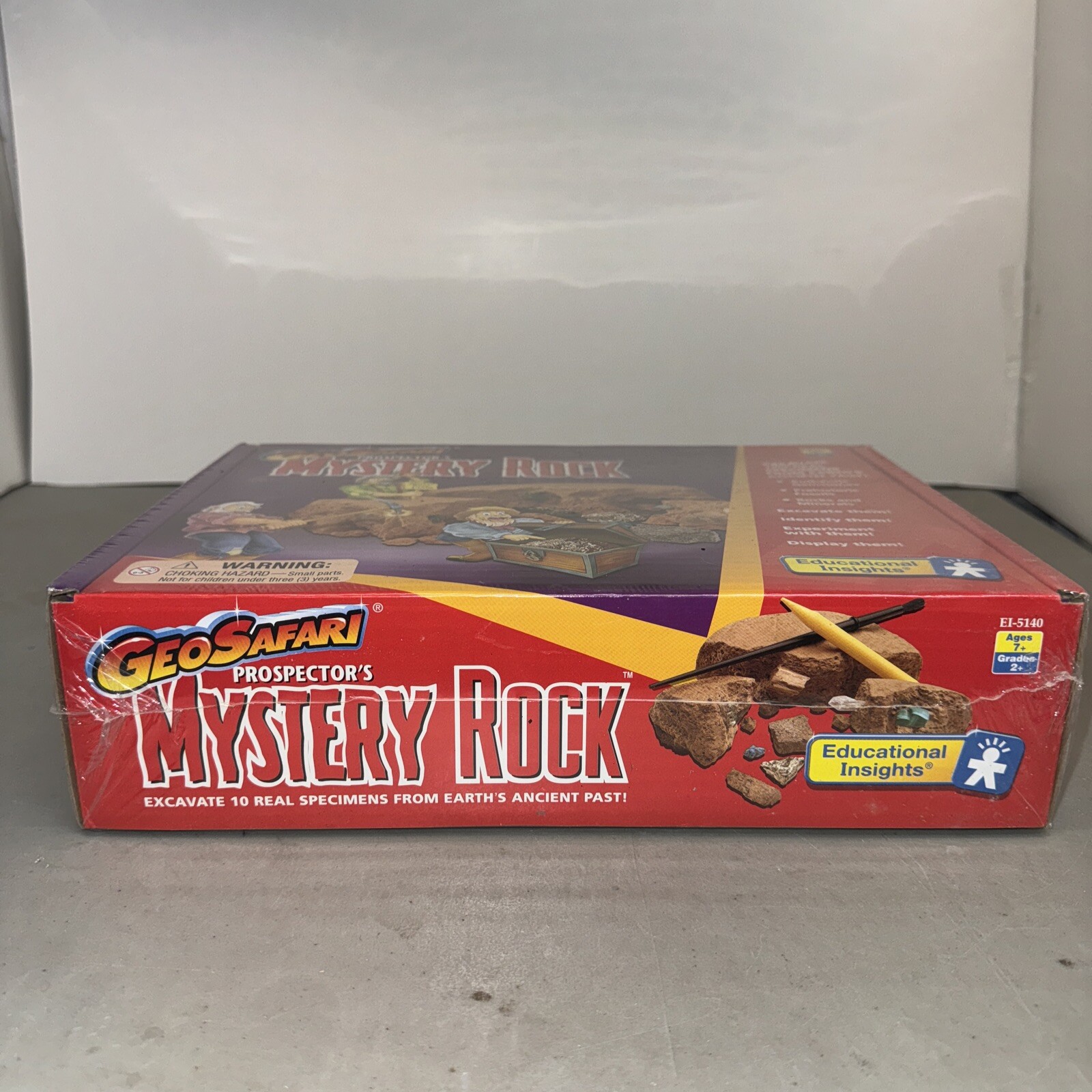 New In Box GEOSAFARI Proepector’s Mystery Rock Excavate 10 Real Specimens Age 7+