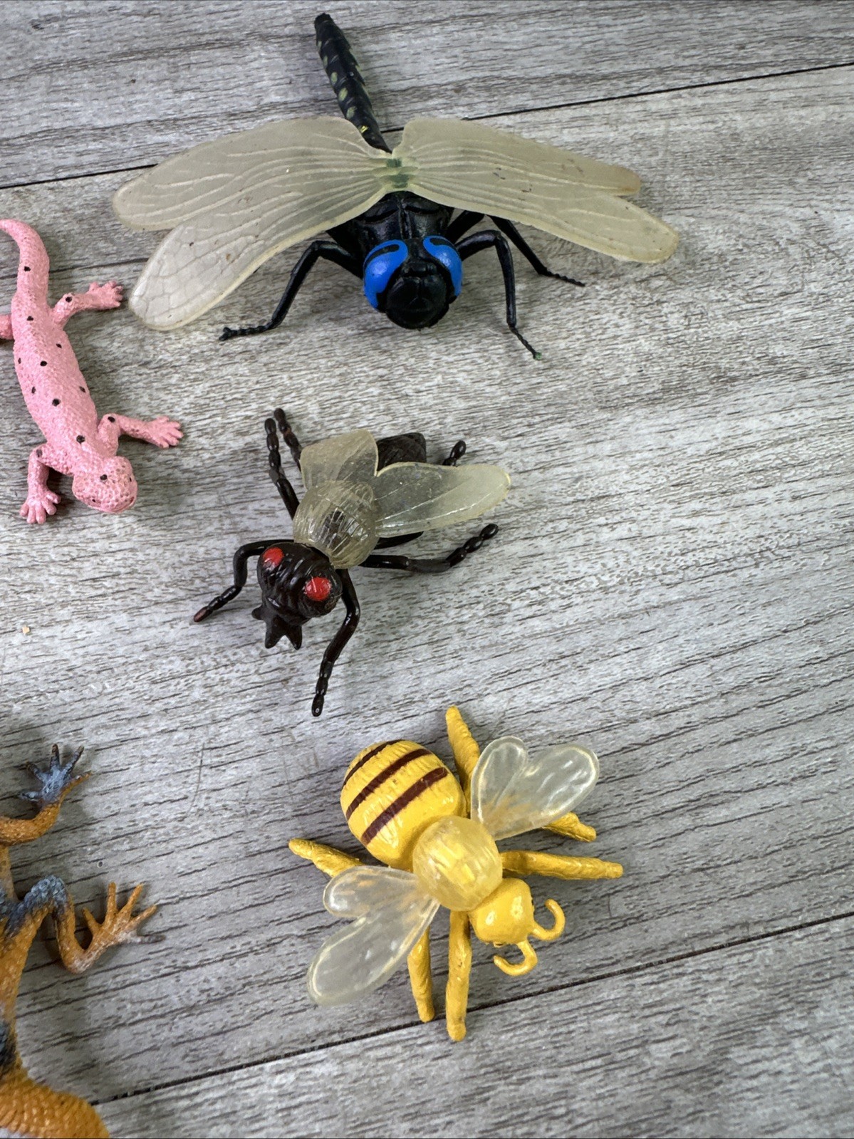 Lot Of 16 Unmarked Plastic PVC Bug Insect Snakes Lizard Toys