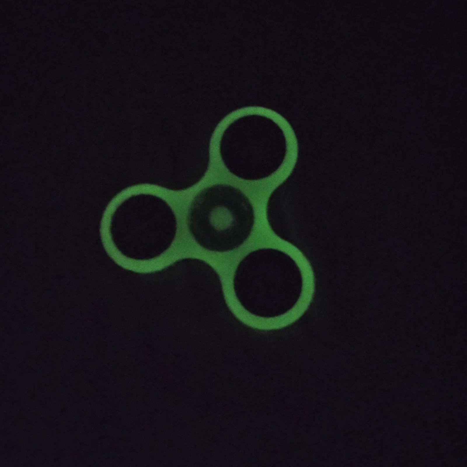 Lot of 6 Fidget Spinners Glow in the Dark Mixed Colors Stress Relief Toys