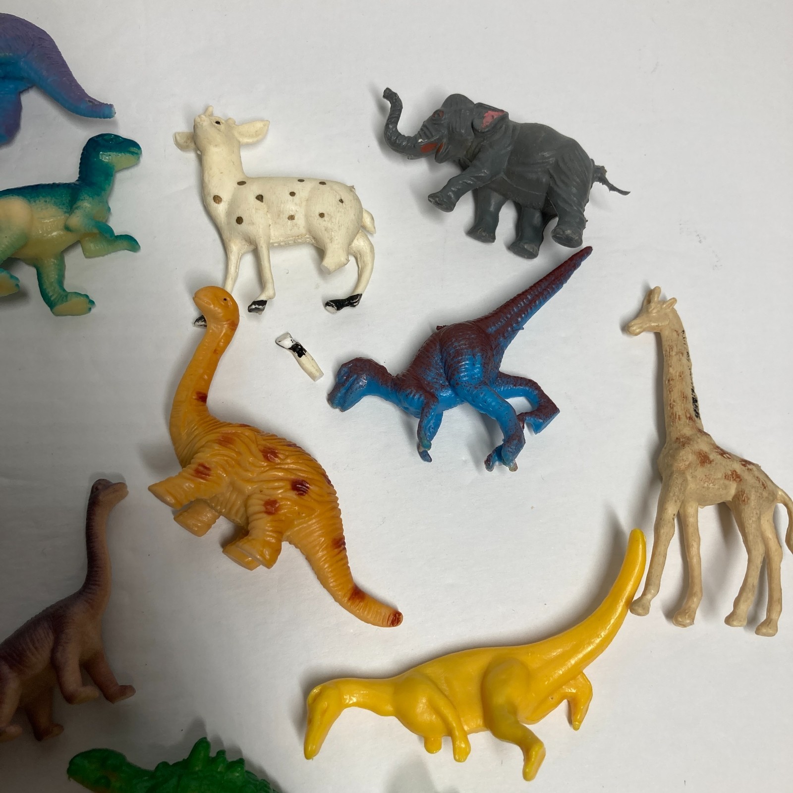 Lot of 24 Plastic Animals Small Dinosaurs, Zoo, Farm Toys Play Vintage FLAWS