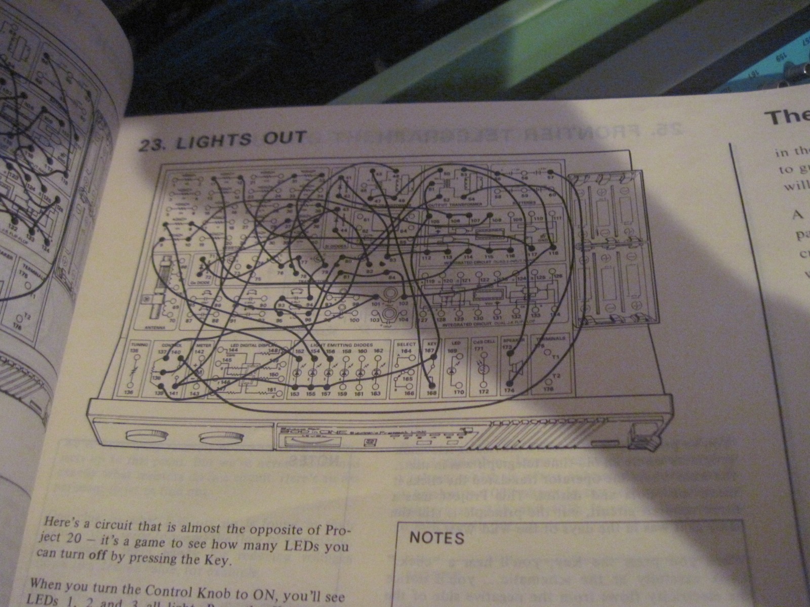 Radio Shack 200 in One Science Fair Electronic Project Lab. Cat. No. 28-265