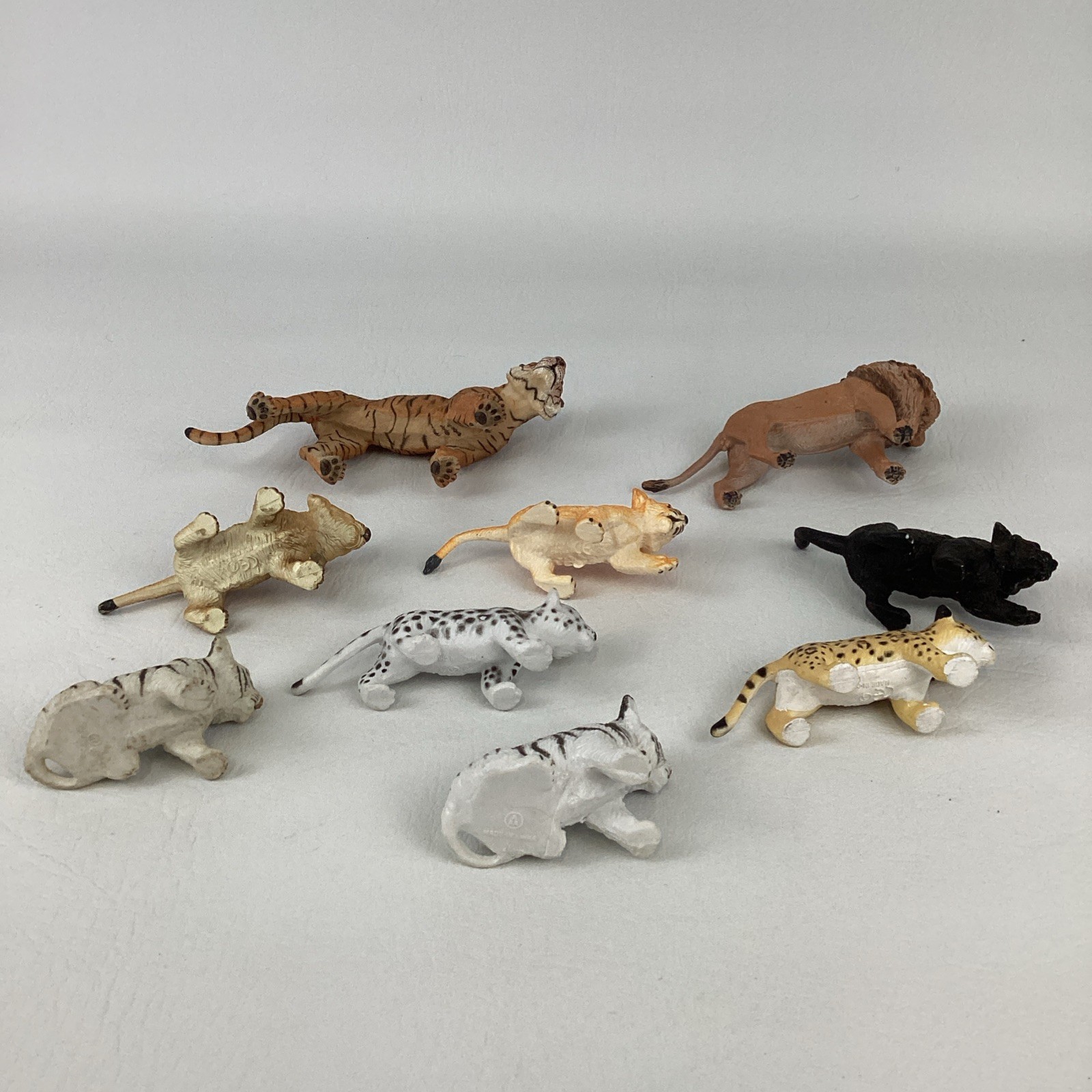 Jungle Cats Animal Figure Bundle Snow Leopard Cub Black Panther Lion Tiger Lot