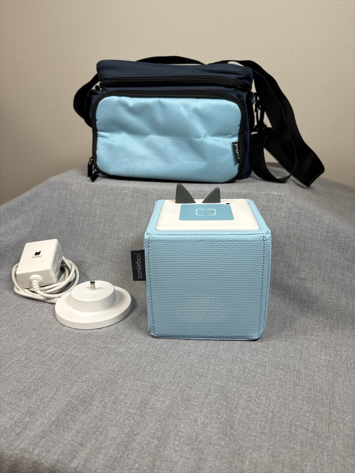 Toniebox Player Sky Blue, Bag, Charger, Base
