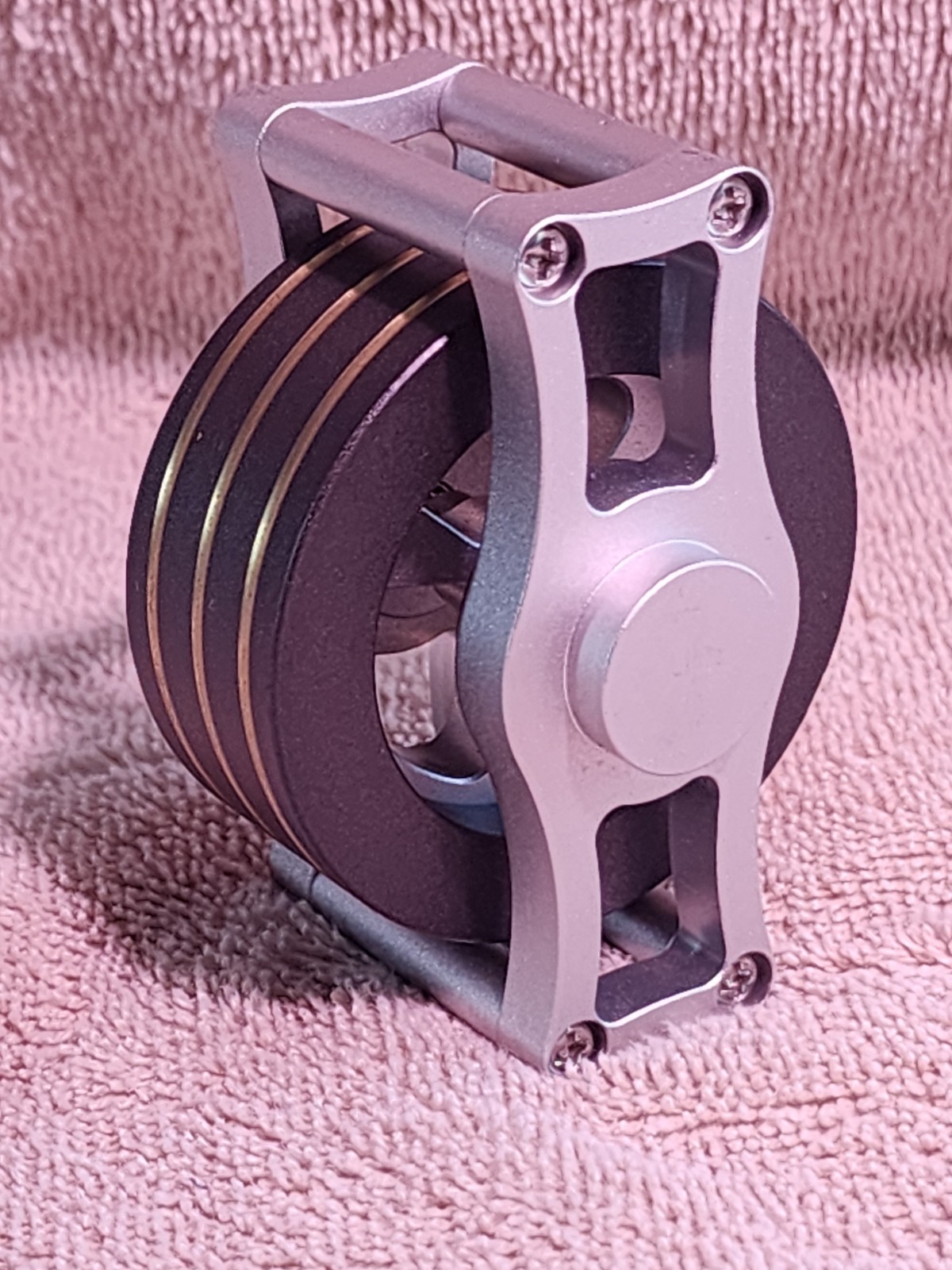 Maxwell’s Wheel – Kinetic Energy Sculpture – Desktop Version
