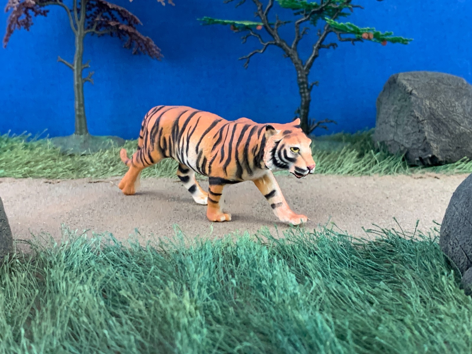 Elastolin by Preiser 5409 (47511) Walking Tiger Wild Animal Figures 1:25 scale