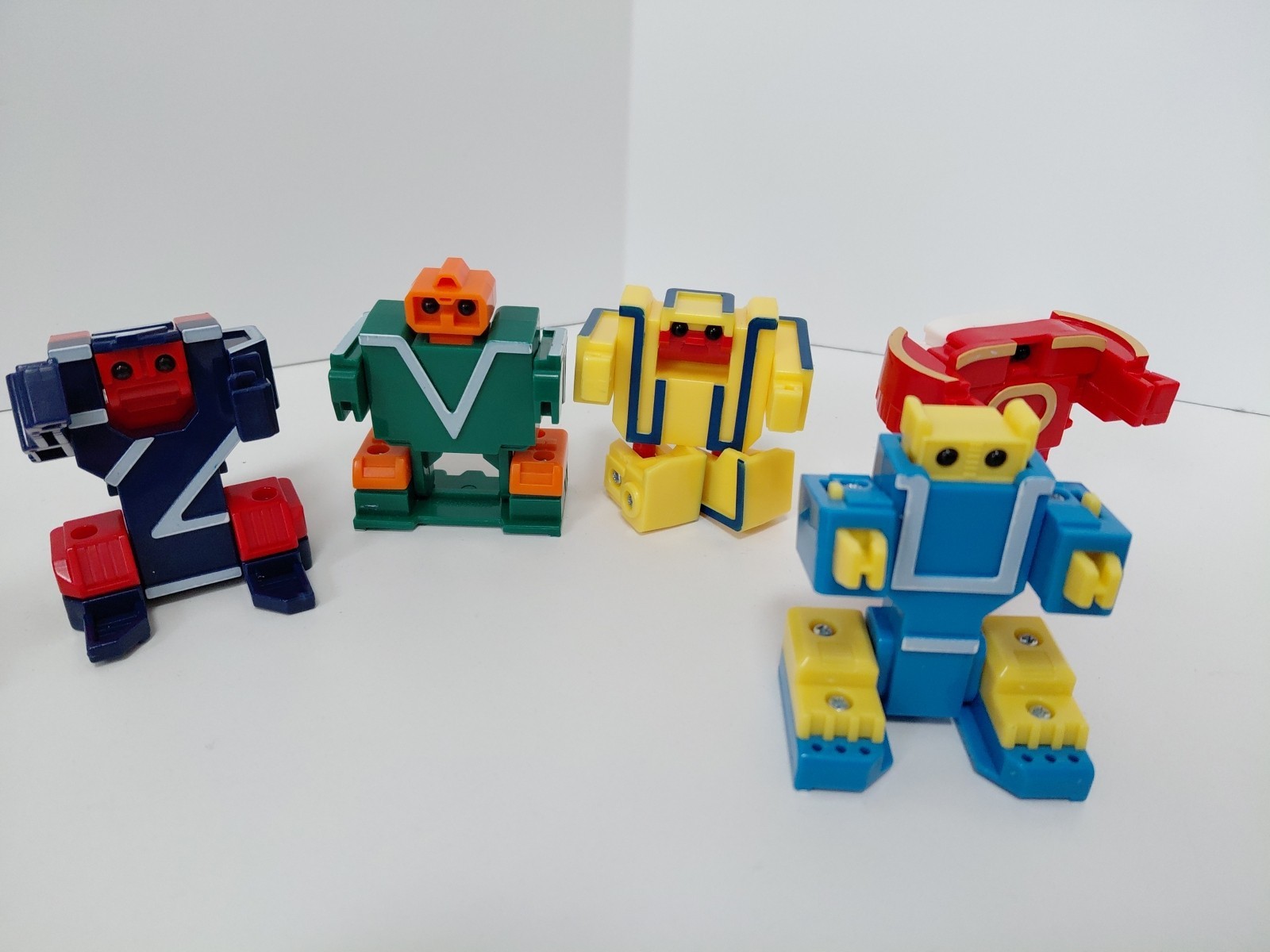 Mixed Lot Lakeshore Toys Alphabots Letters Alpha Bots Transformers Lot of 38 VTG