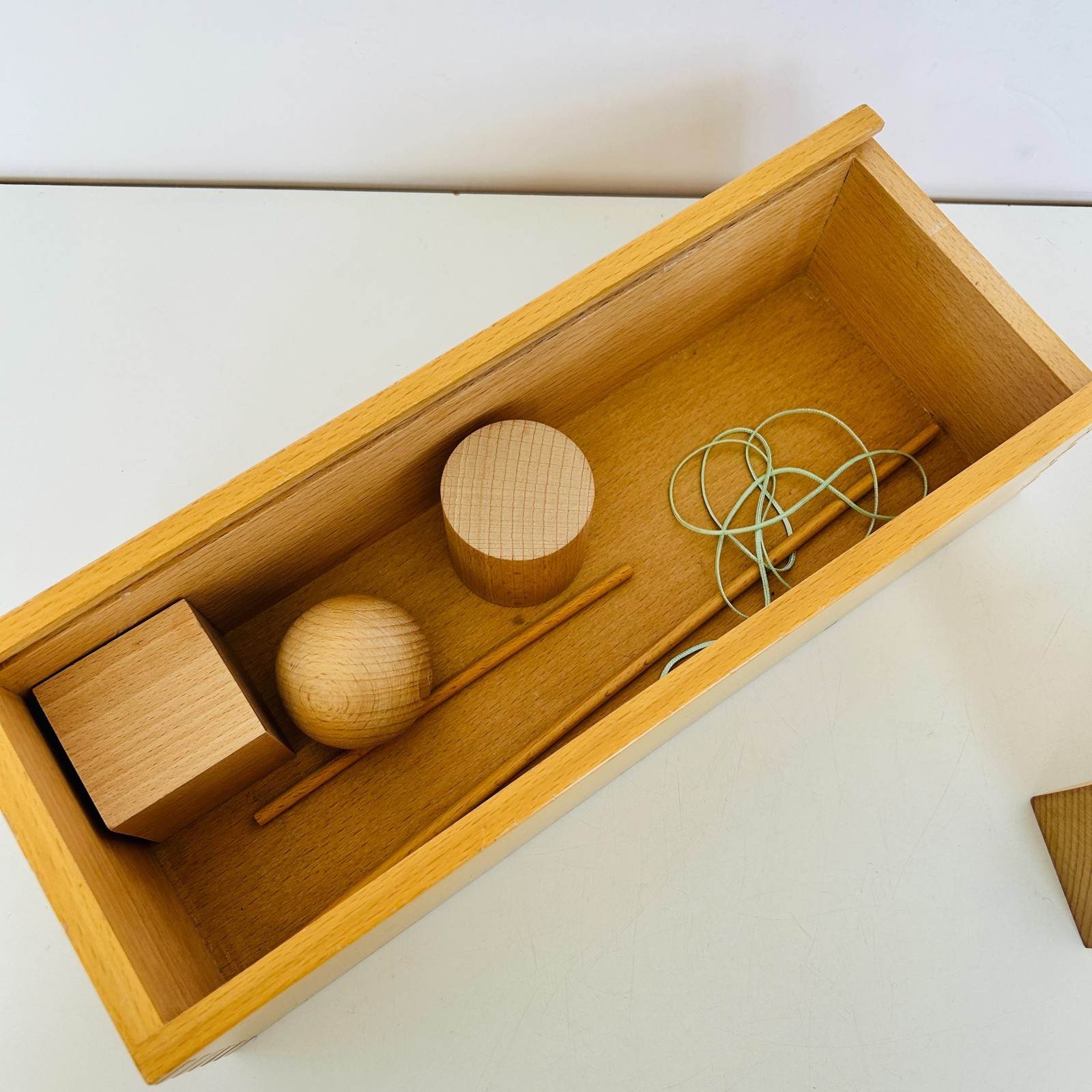 Froebel Gifts 2 Eunmel Spielgabe Hanging Block Educational Toy in Wood Box Swiss