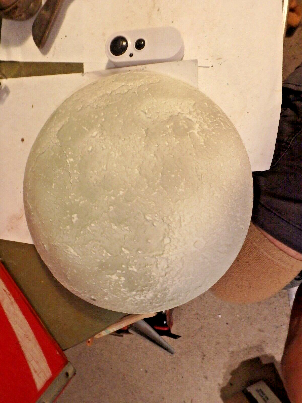 1M- 10″ wall mounted lighted moon landscape -working with remote- UNCLE MILTON