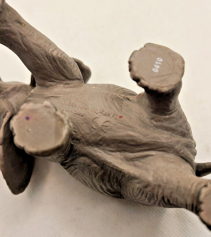 Safari Ltd African Elephant Figure 1996 grey large 7 x 4 inches