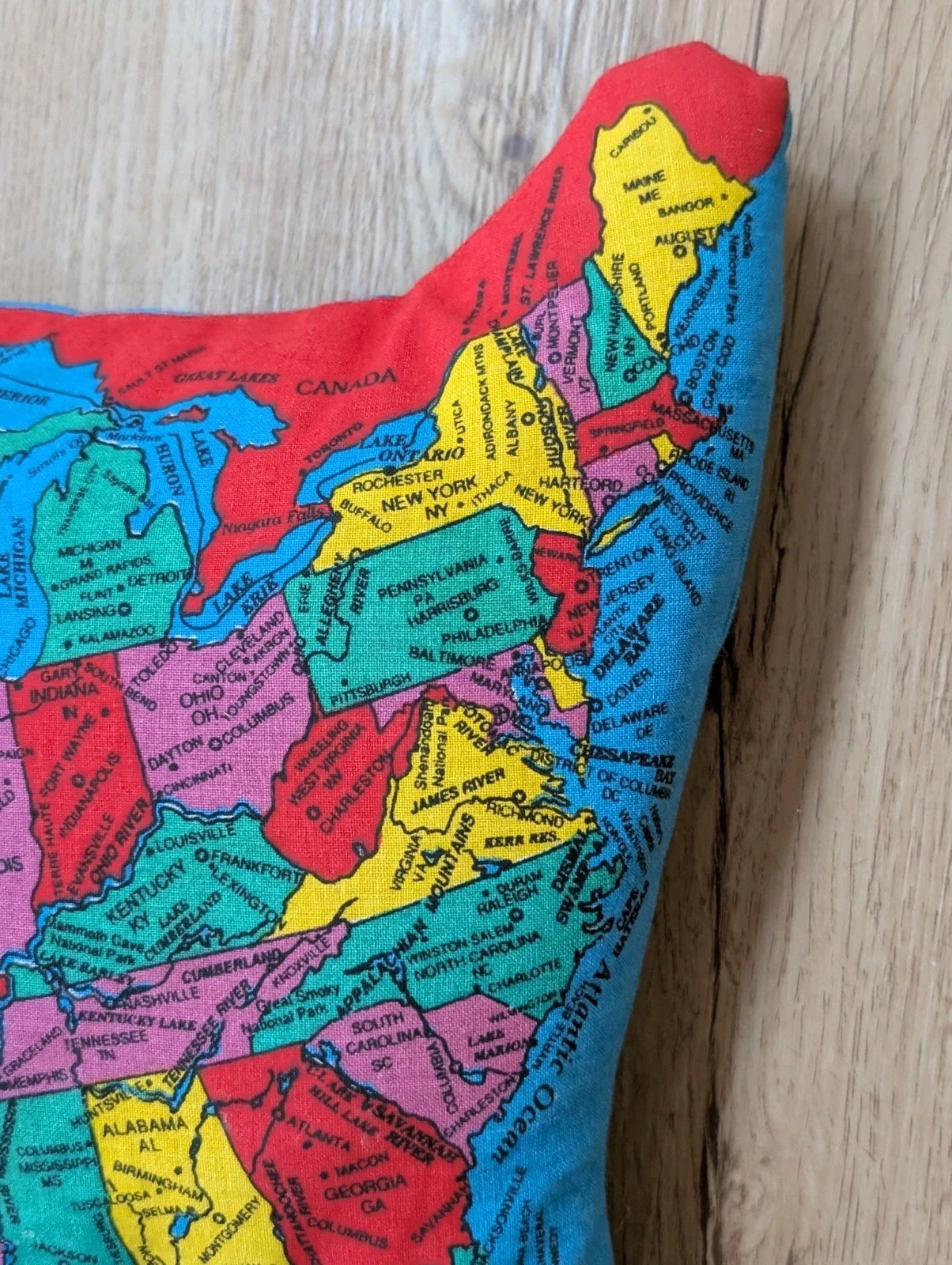 VINTAGE 1990 Hugg-A-Planet HUGG AMERICA Political Map Plush Educational Pillow