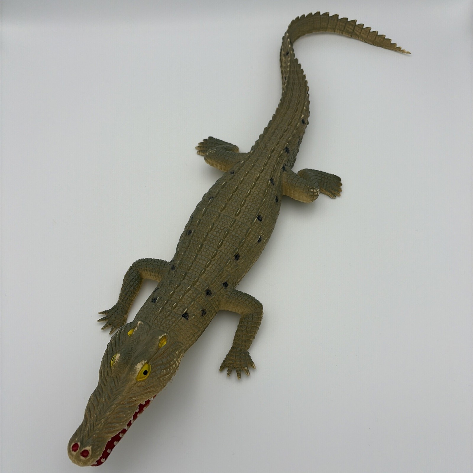 Crocodile Alligator 20” Figure Vintage Realistic Semi Aquatic Reptile Toy