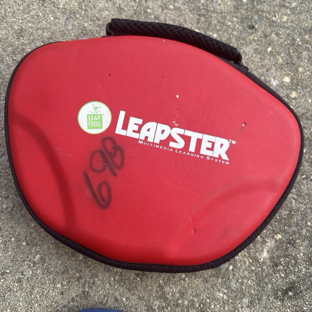 LeapFrog Leapster Multimedia Learning System w/ SpongeBob SquarePants Game 2004