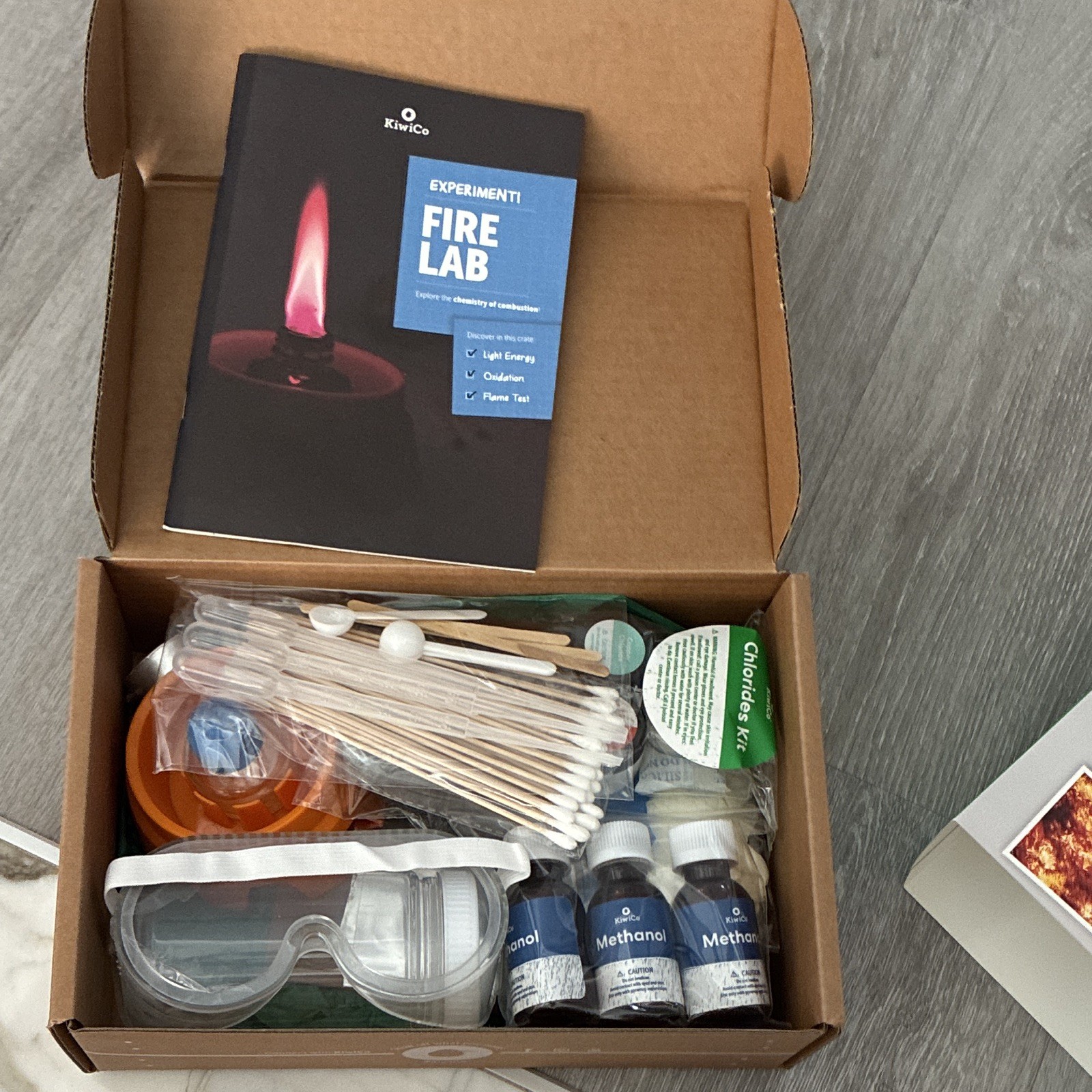 KiwiCo Fire Lab Chemistry of Combustion Experiment Kit, Ages 14+ (2021)