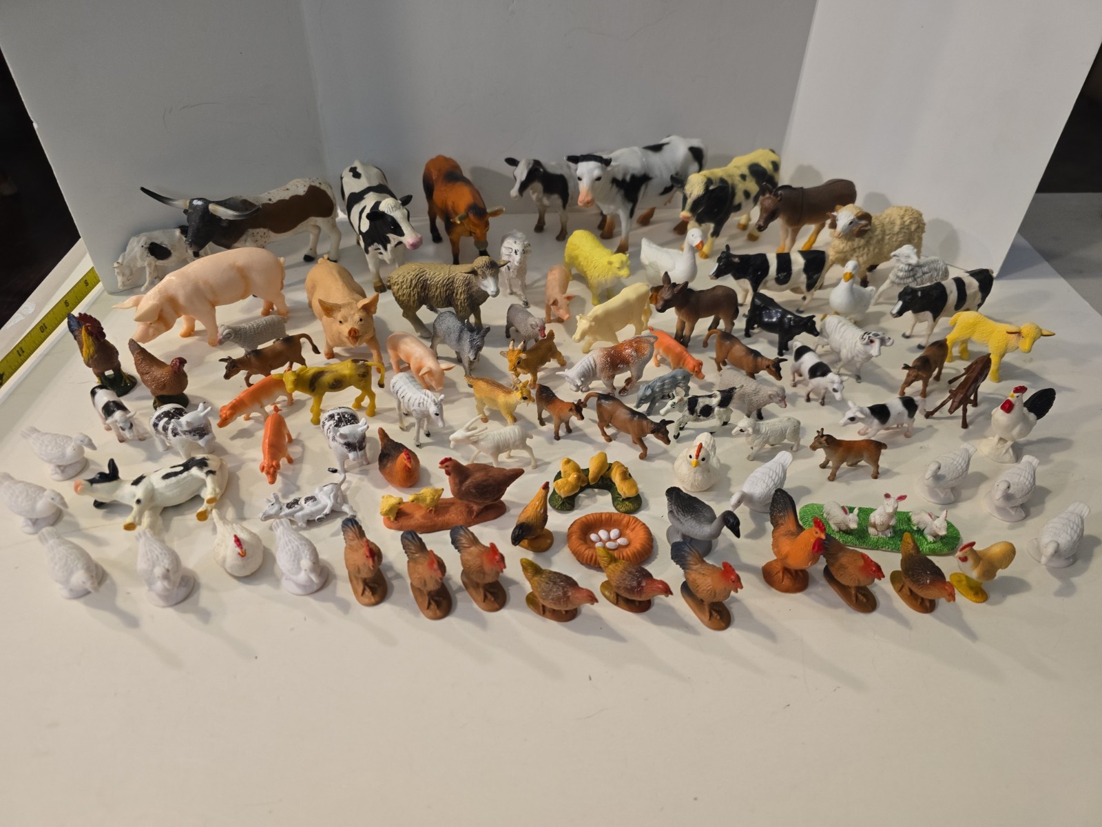VTG Mixed Lot of PVC & Plastic Farm Animal Figures Big & Mini Cow Chicken Pigs