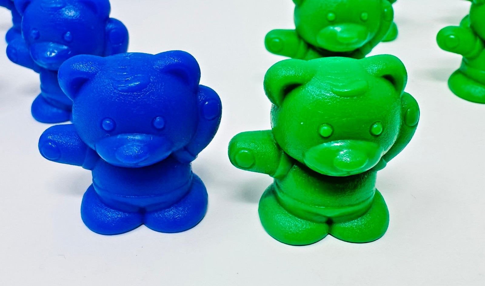 Lot of 170 Plastic Teddy Bear Counters Math Manipulatives Red Yellow Blue Green