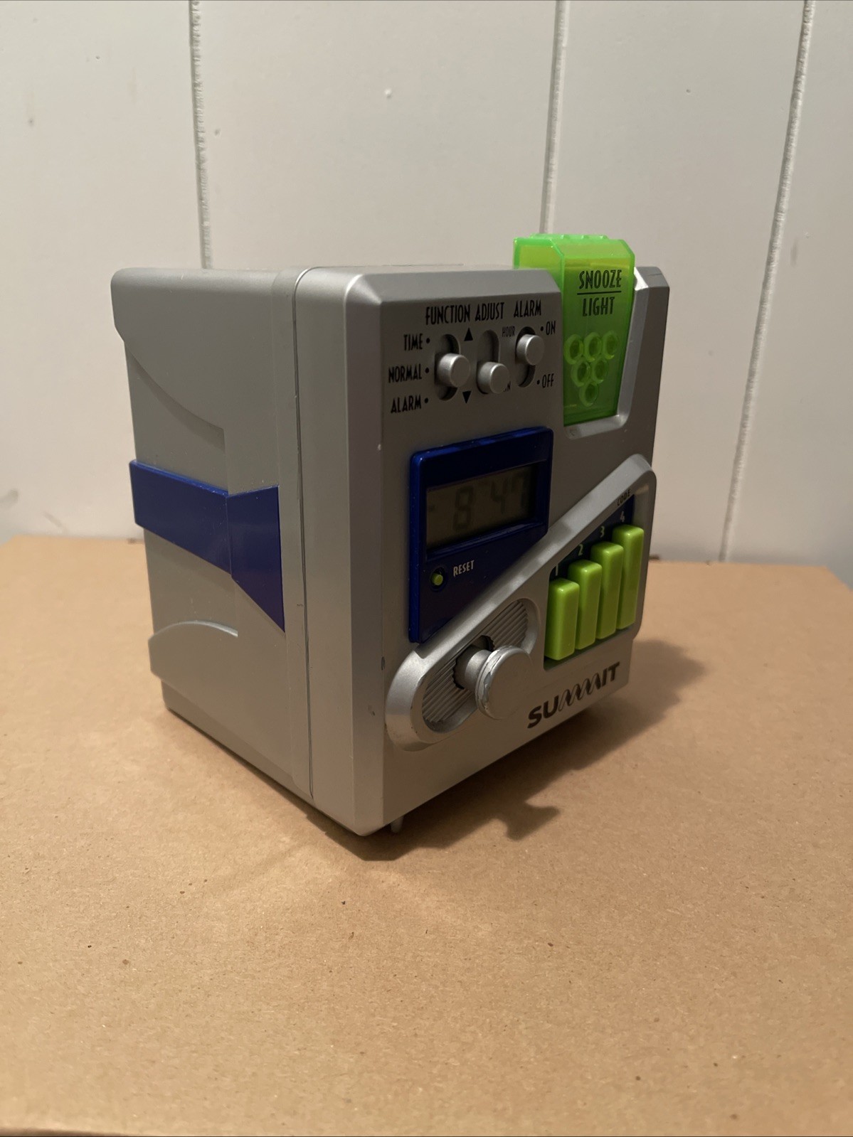 NIB Collector Toy 2004 YoUniverse Alarm Clock Safe Summit Learning Machine