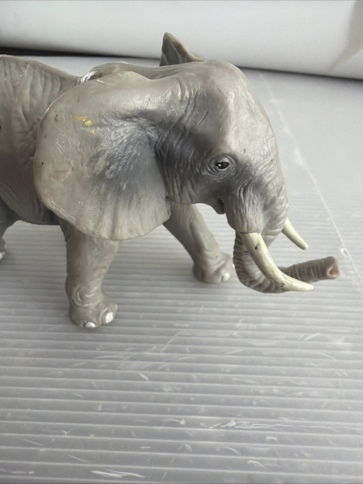 Safari Ltd African Elephant Figure 1996 grey large 7 x 4 inches