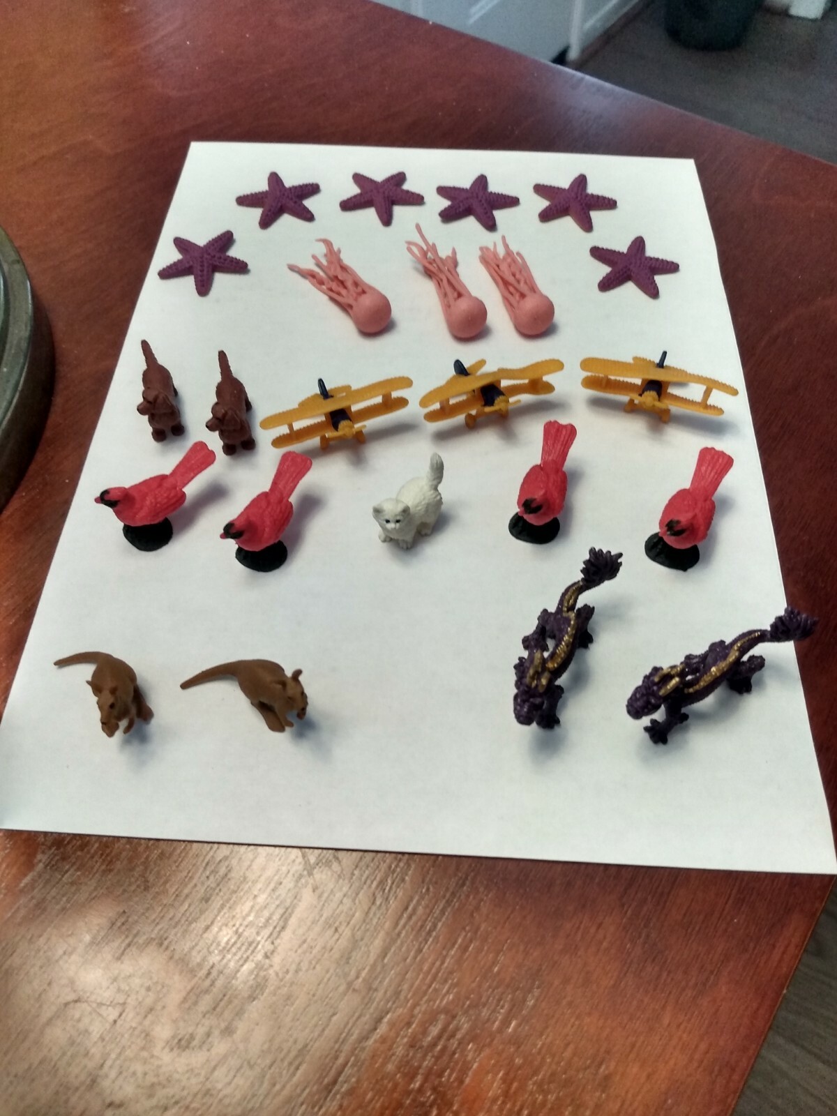 LOT OF 23 SAFARI LTD VARIOUS GOOD LUCK MINIS 1″ LONG B04