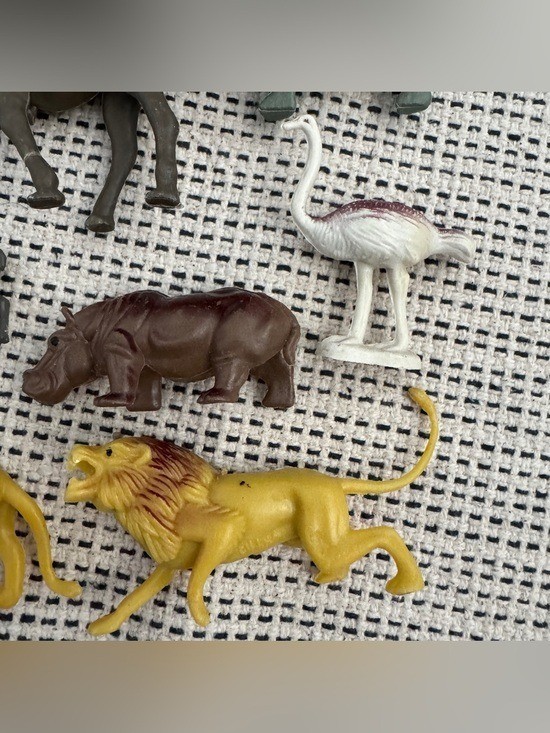 Vintage Plastic Safari Animal Toy Lot (7 Total)