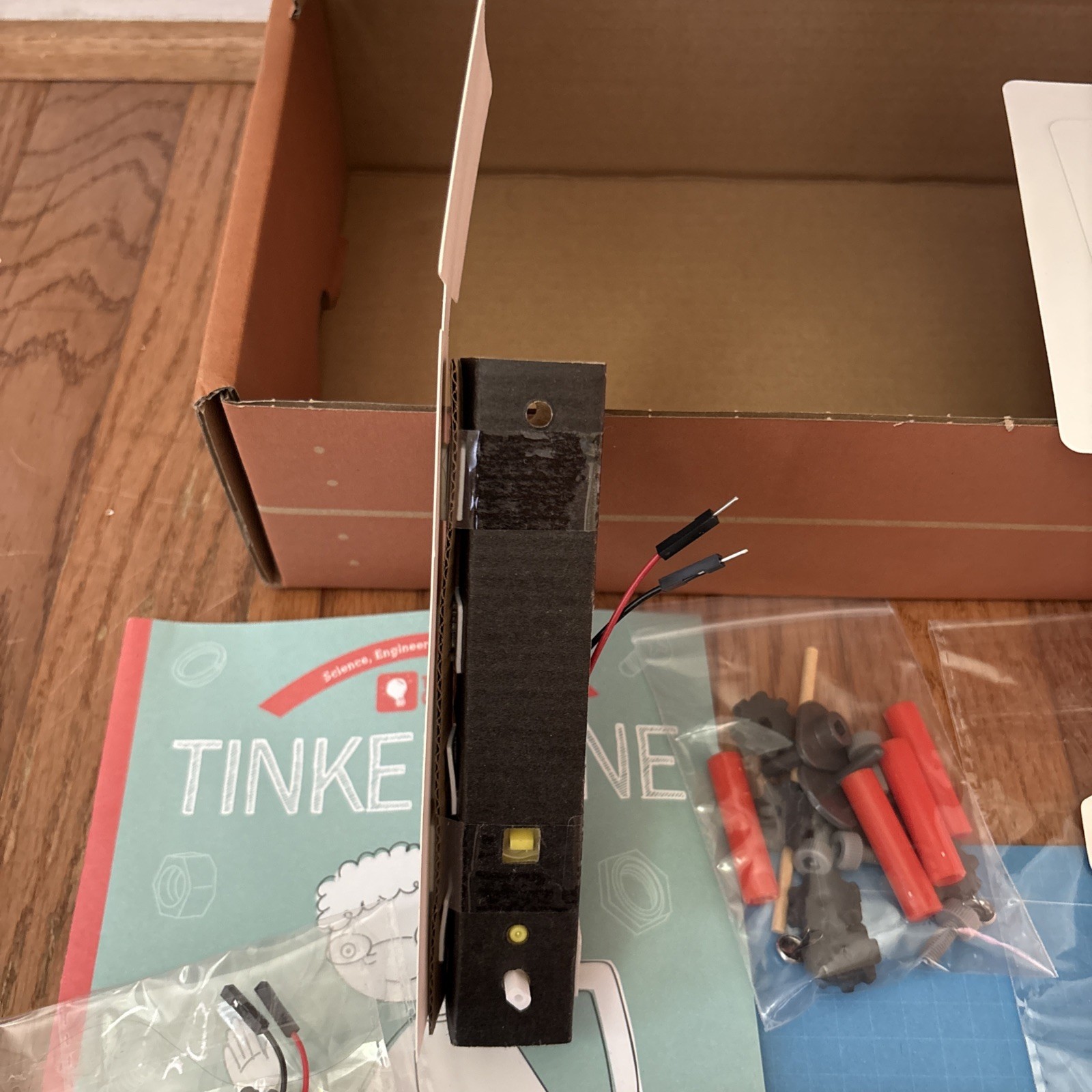 Kiwi Co Tinker Crate Make Your Own Walking Robot Kids Ages 9+ PARTS – PLS READ