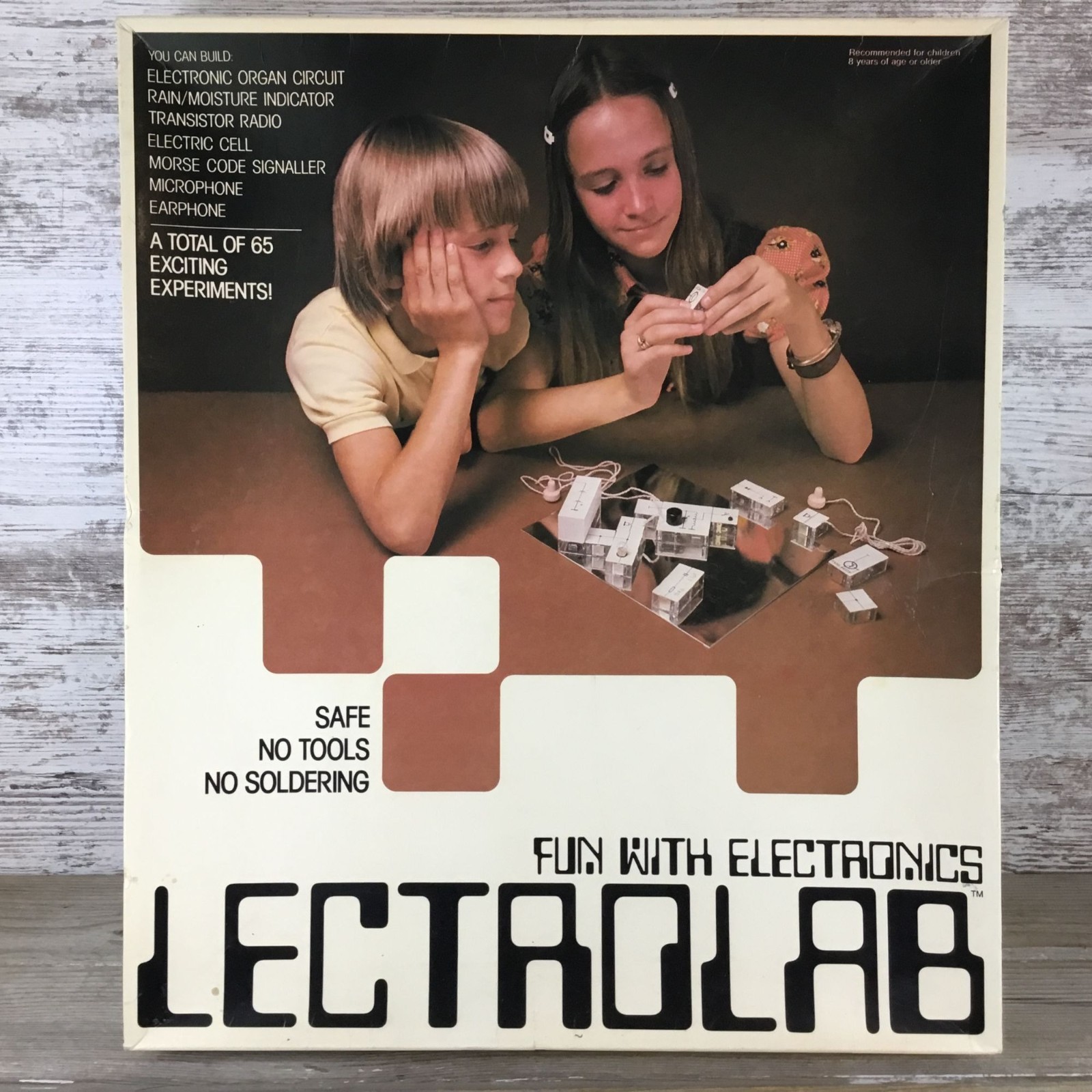 Vintage Lectrolab Fun With Electronics Science Kit 65 Experiments O-I Toledo, OH