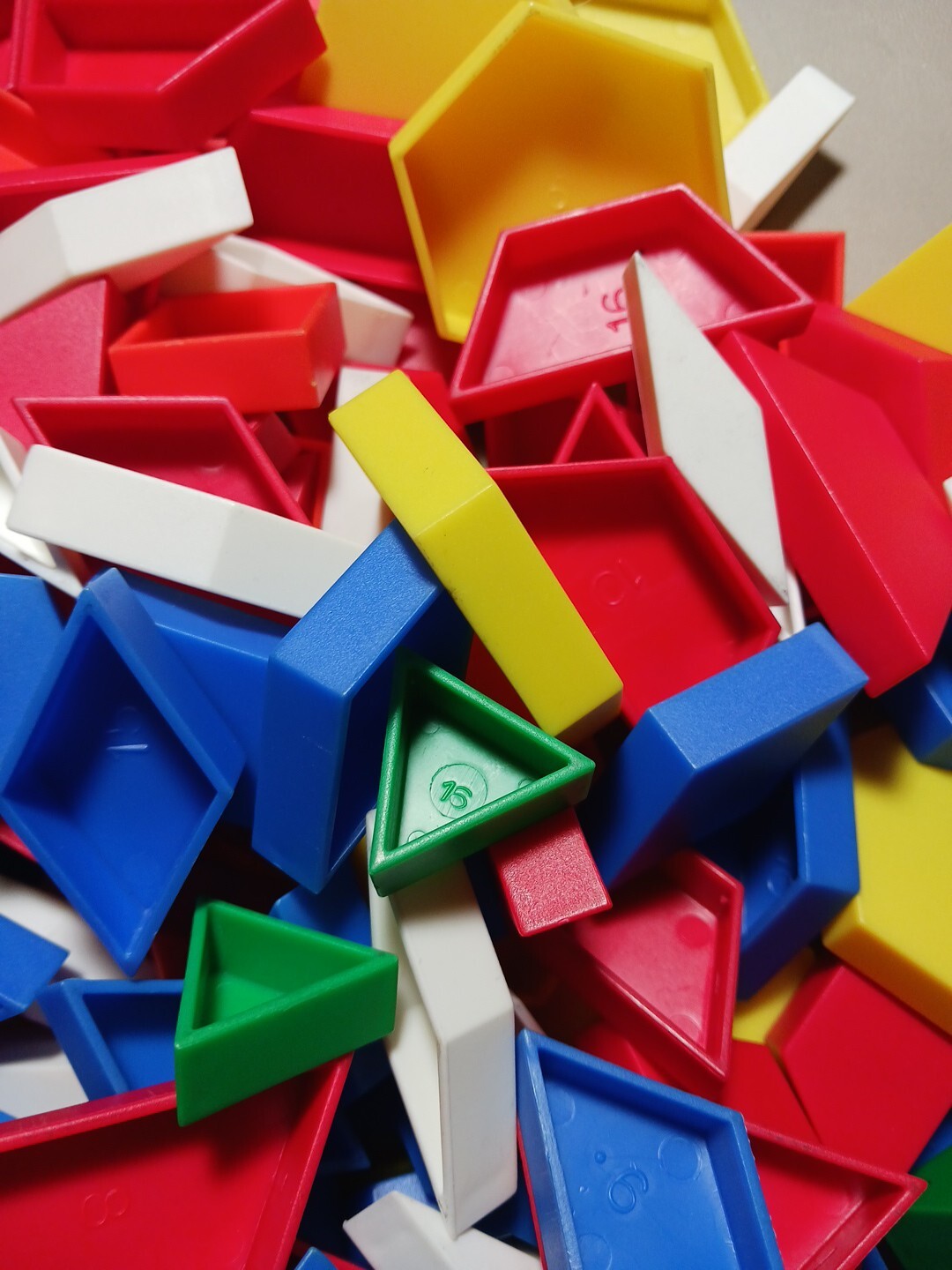 Geometric Pattern Blocks Lot Multi Color Shapes Plastic 200 Pieces