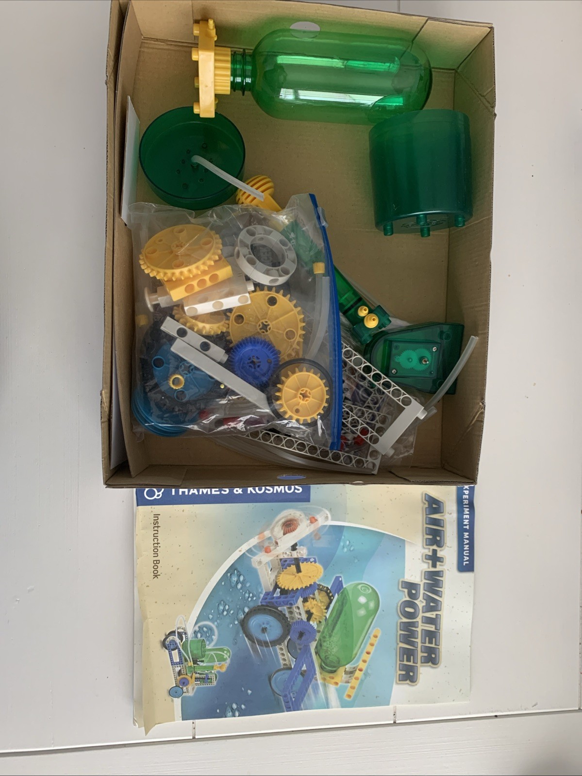 Thames & Kosmos Air+water Power Experiment Kit for Kids Ages 8 and Up