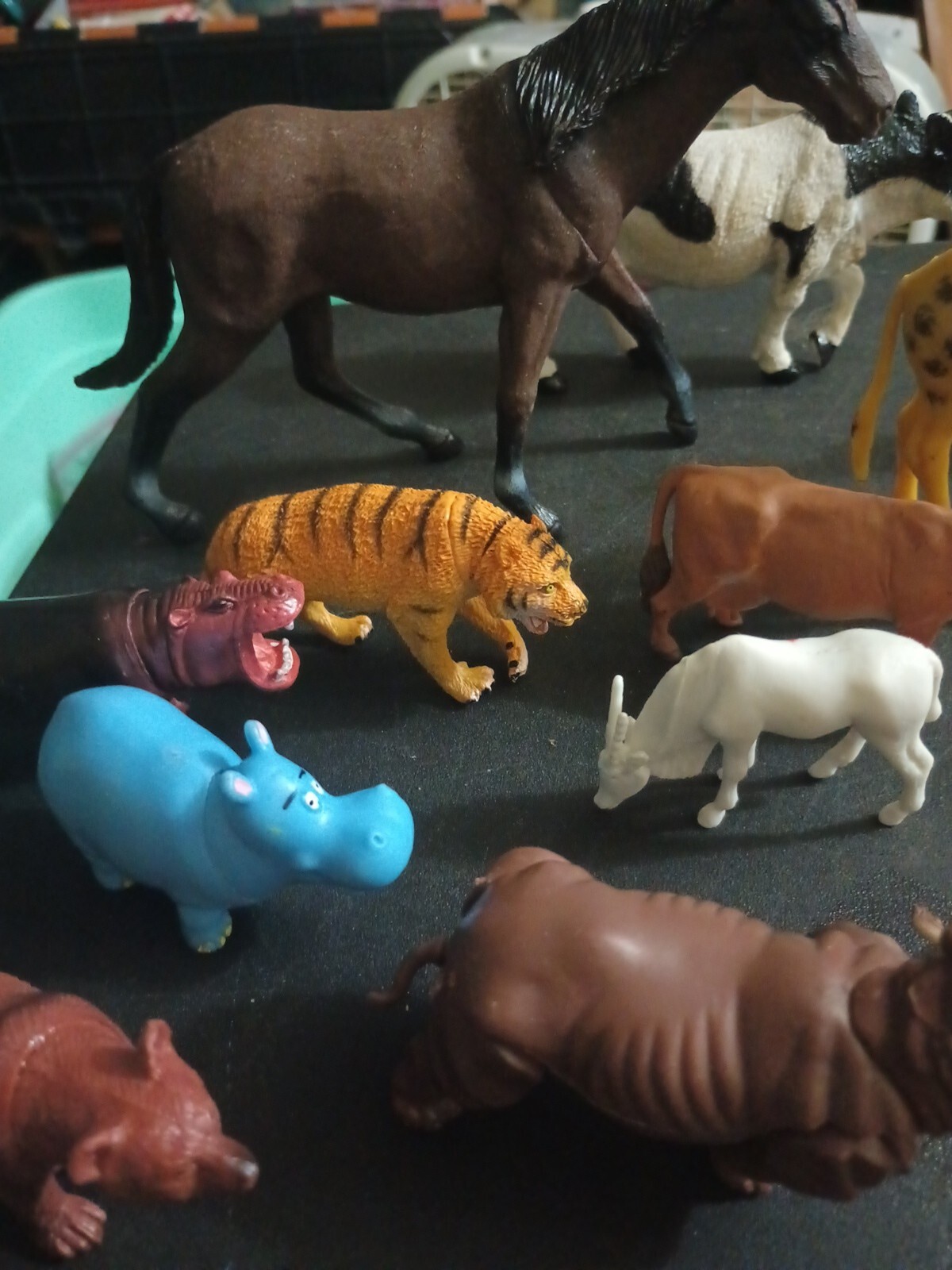 Miniature Vintage Plastic toy Lion’s Tiger Cows Horses Hipposarge Lot Mixed