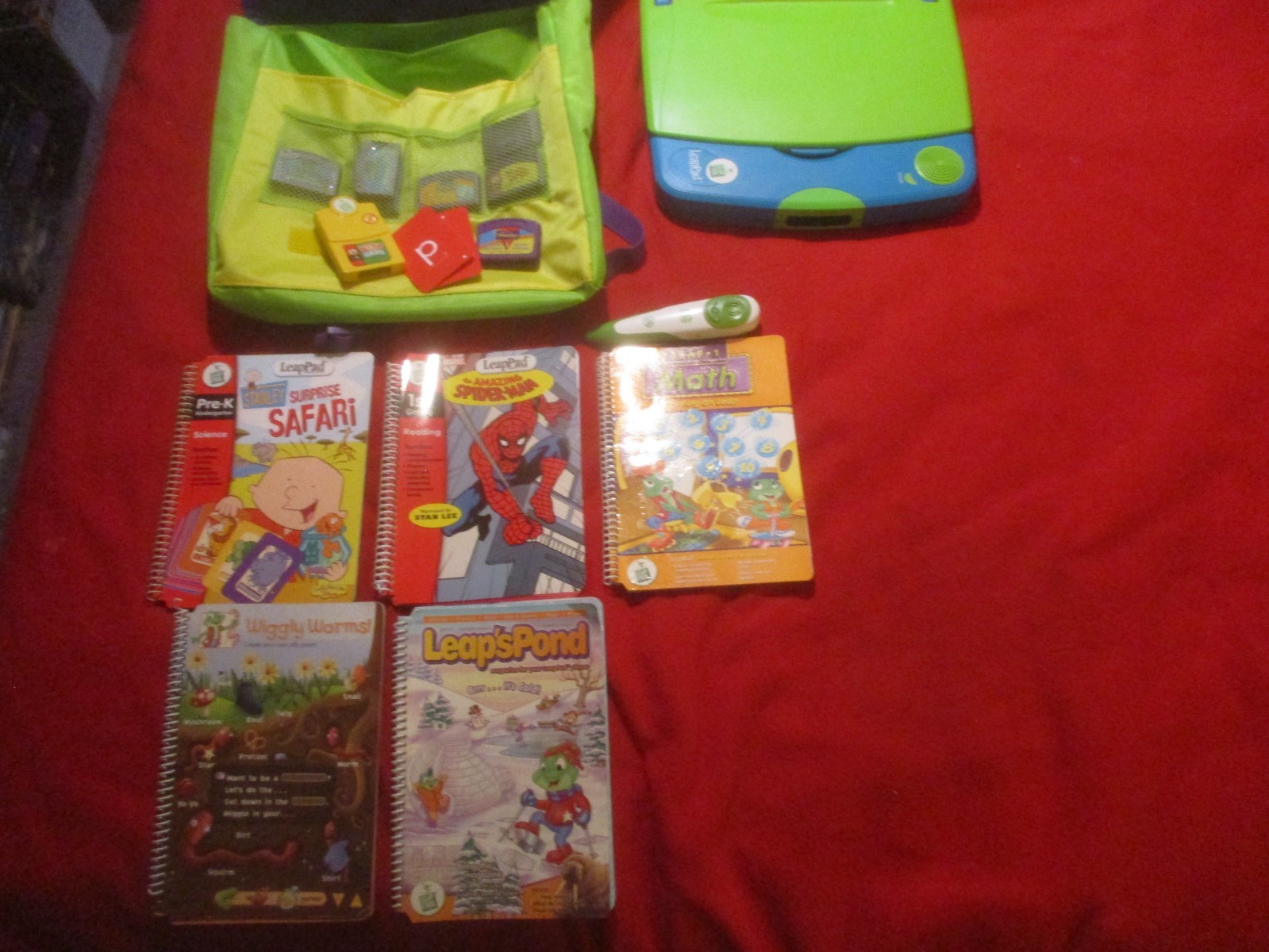 Leap Frog LeapPad 2001 Learning System w/ 6 Books, 8 Cartridges + Case
