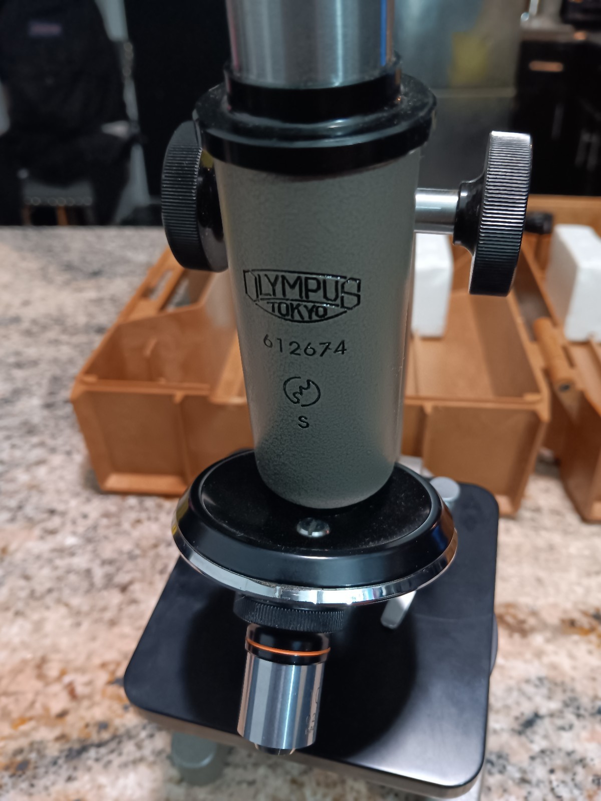 Vintage Olympus Tokyo B7133 Microscope With 7x And P15x