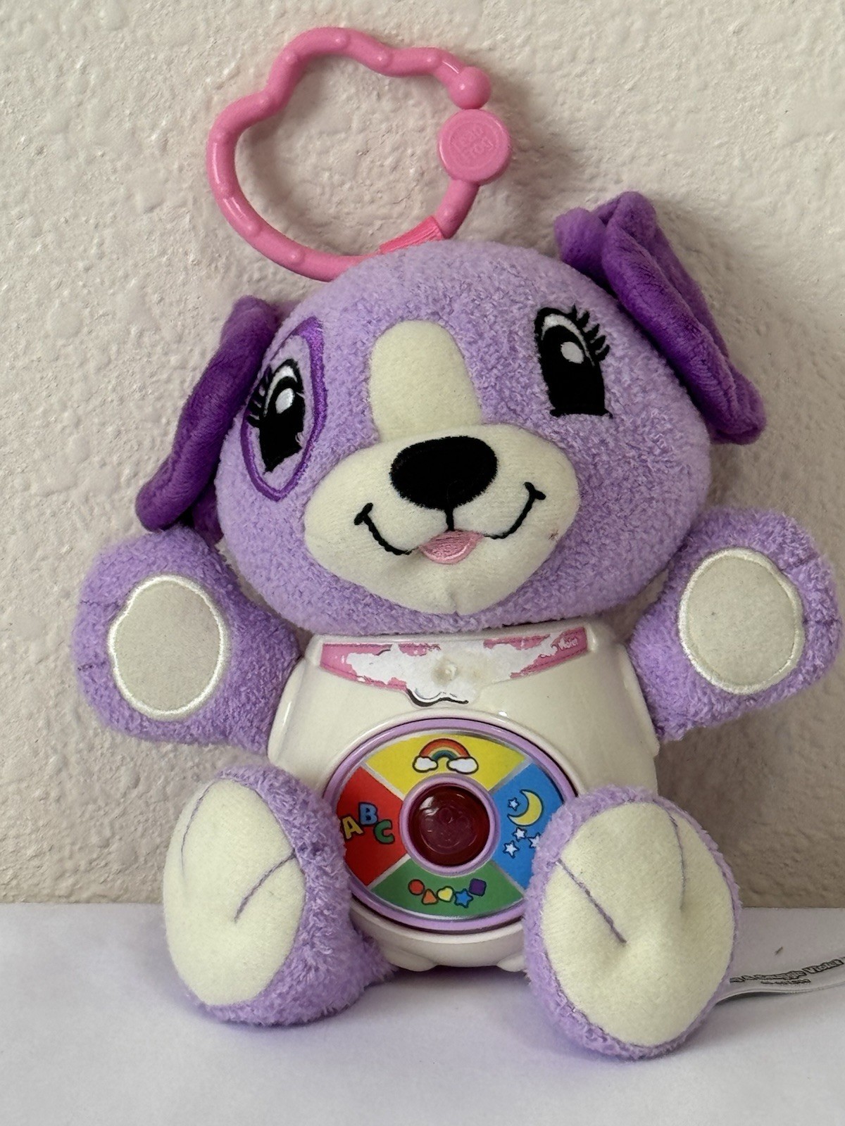 LeapFrog 7 Inch Sing & Snuggle Violet Interactive Plush Toy Neck Decal Worn Off