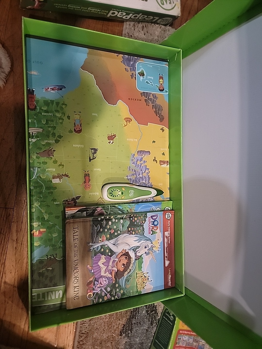 Leapfrog Interactive US Map for Tag Reading System W/ 2 Tag Books & Pen NEW BATT