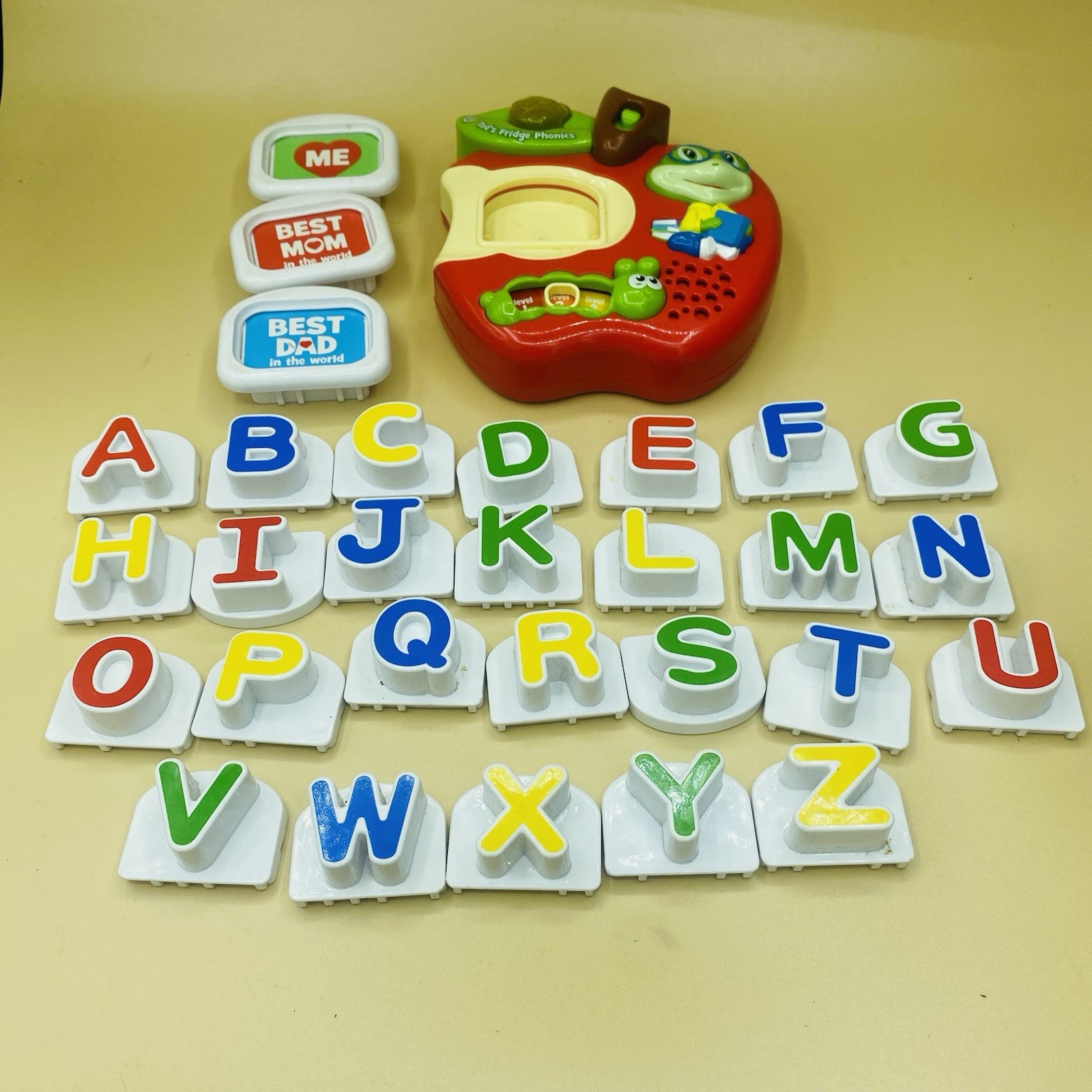 LeapFrog Tad’s Fridge Phonics Apple Shape Magnetic Letter Set WORKS CLEAN