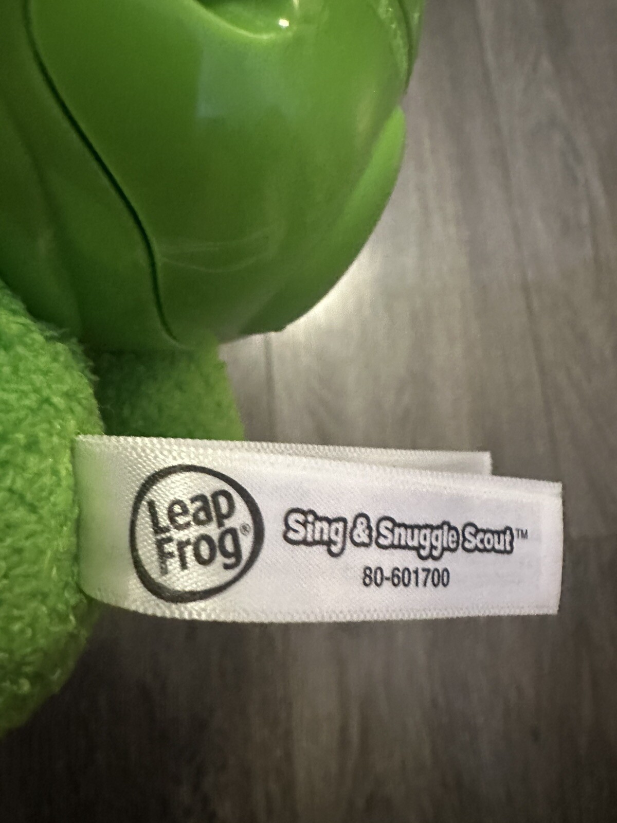 Leap Frog Sing and Snuggle Scout 8” Green Dog Musical Plush Car Seat Toy