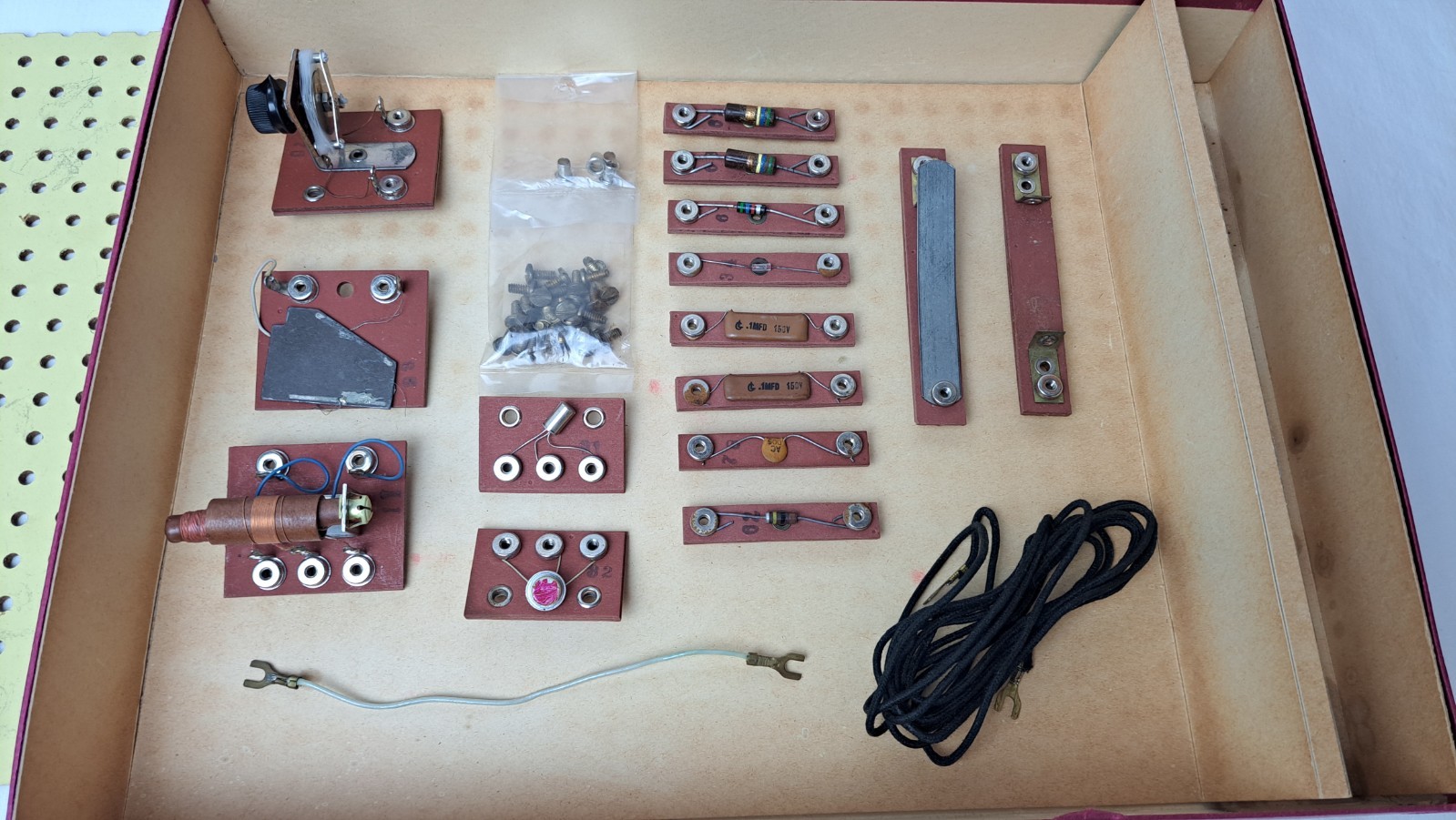 Superex Electronics Lab 18 Experiments Vintage Kit w/ Box – Manual – Parts
