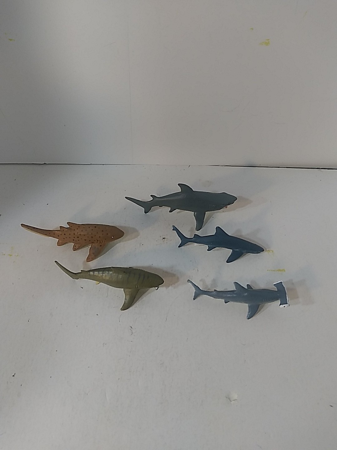 Lot of 5 Mini 3″ Shark figures by K&M Hammerhead Tiger Great White Blue 3in..