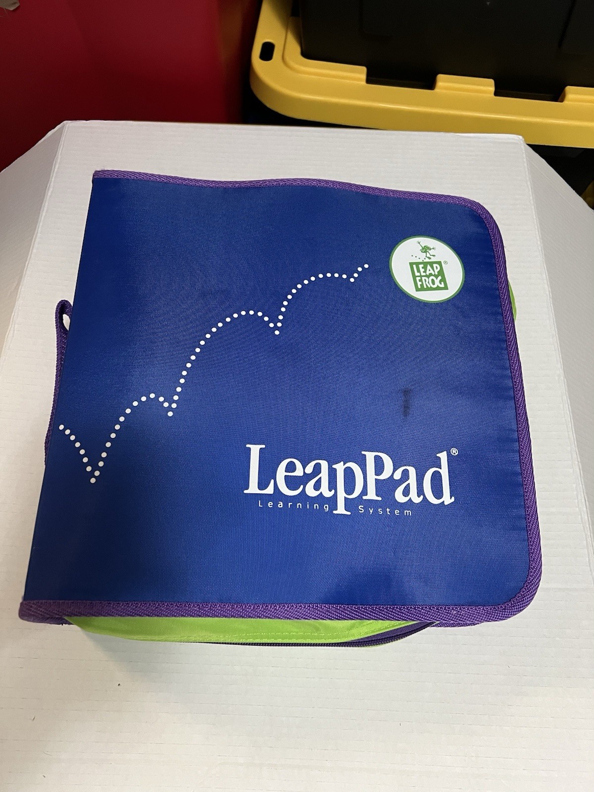 Leap Frog Leap Pad Learning System Lot (Carry Binder, 14 Books & Cartridges)