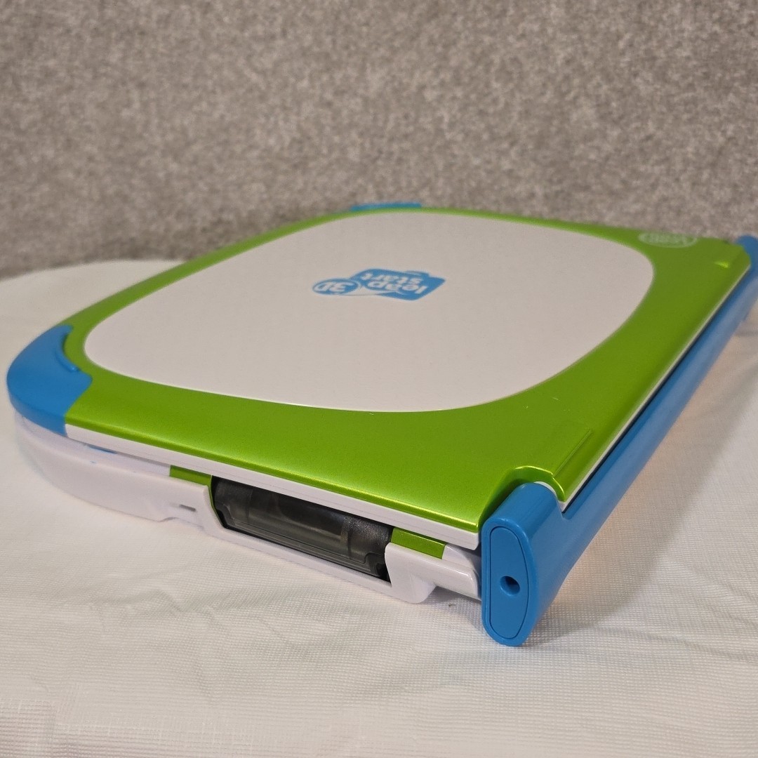 LeapFrog Leap Start 3D Interactive Learning System Includes 2 Book- Tested
