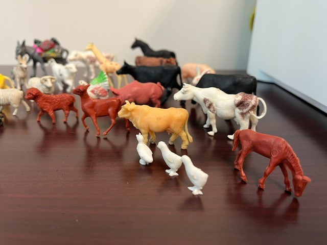 Vintage Lot of 35 Small Plastic Farm & Zoo Animals – Mixed Figures