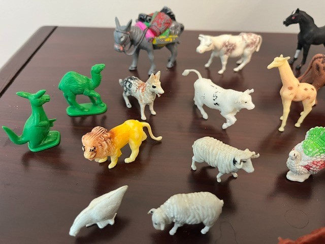 Vintage Lot of 35 Small Plastic Farm & Zoo Animals – Mixed Figures
